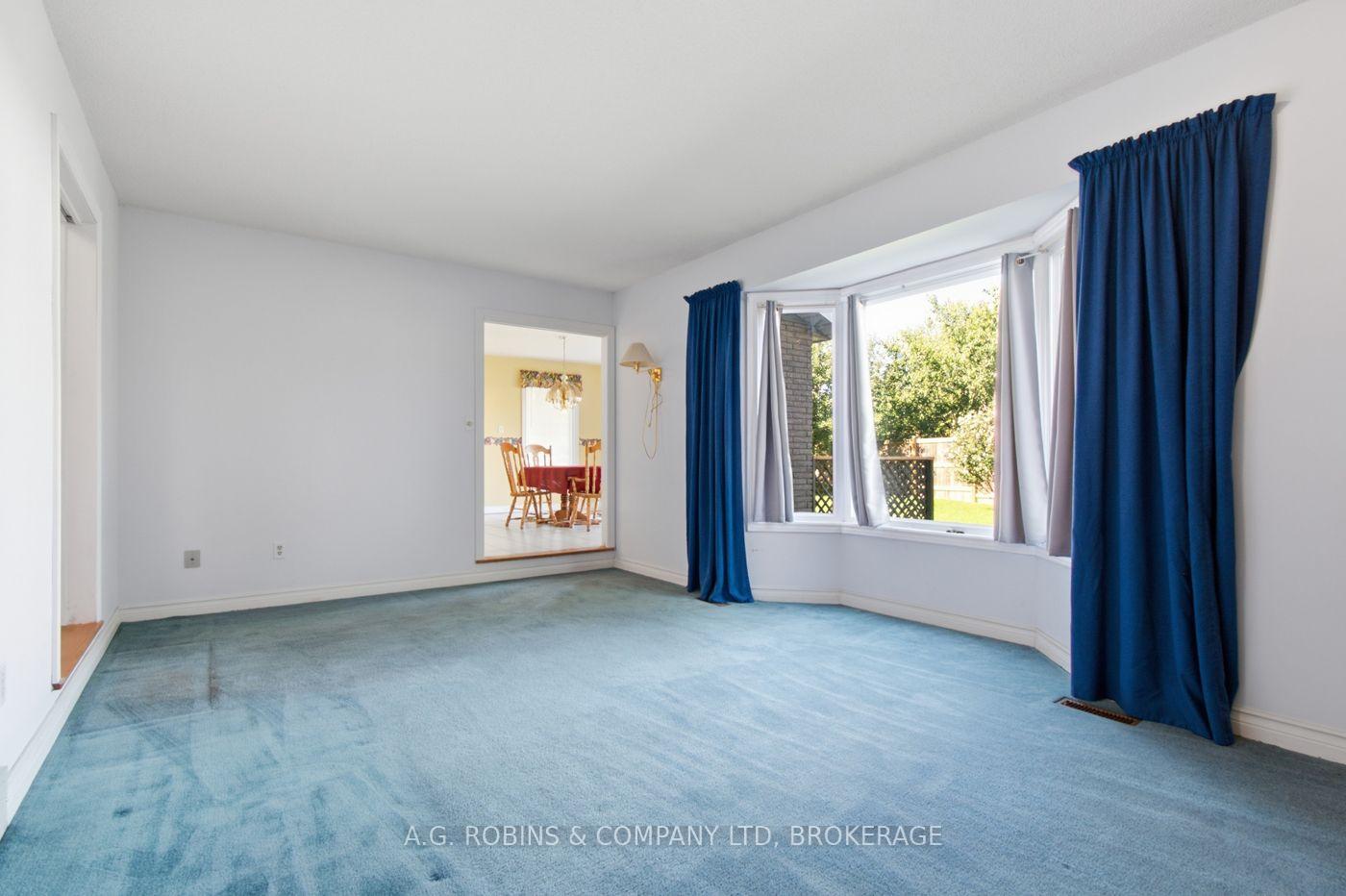 Photo 12 of 381 Kerman Avenue, Grimsby, Grimsby Beach — HOMEH