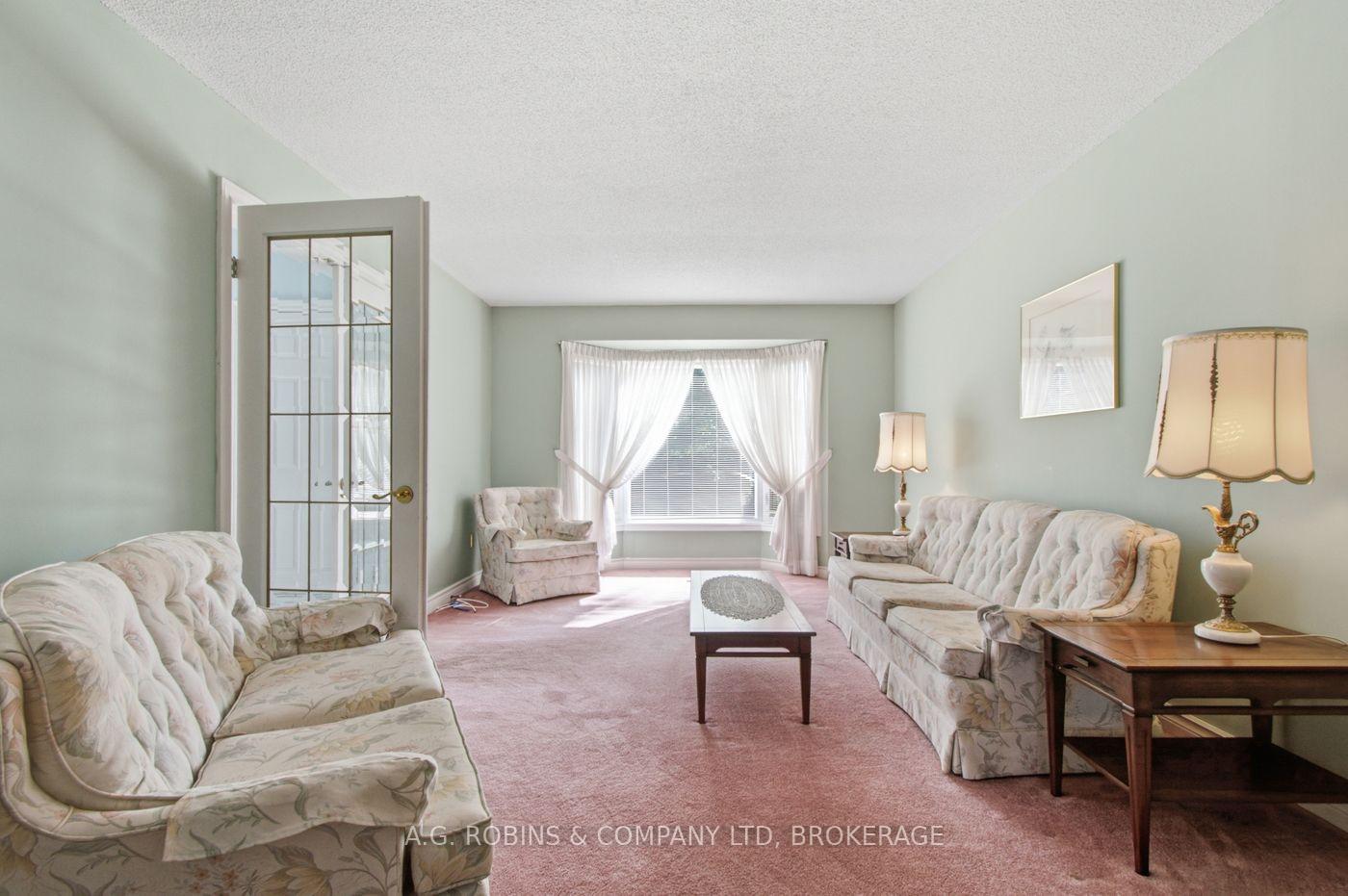 Photo 18 of 381 Kerman Avenue, Grimsby, Grimsby Beach — HOMEH