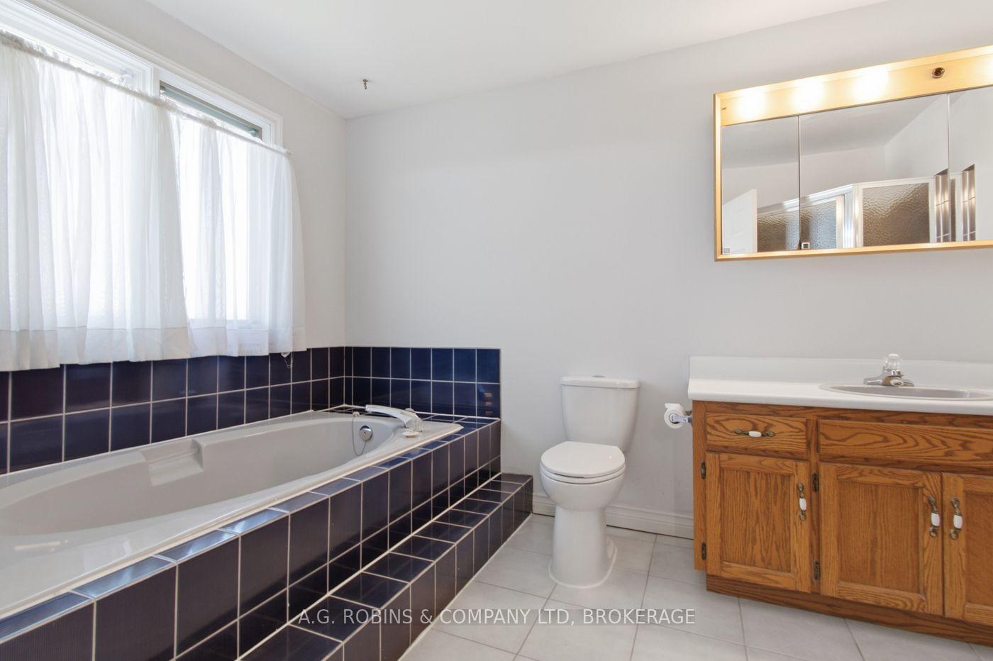 Photo 31 of 381 Kerman Avenue, Grimsby, Grimsby Beach — HOMEH