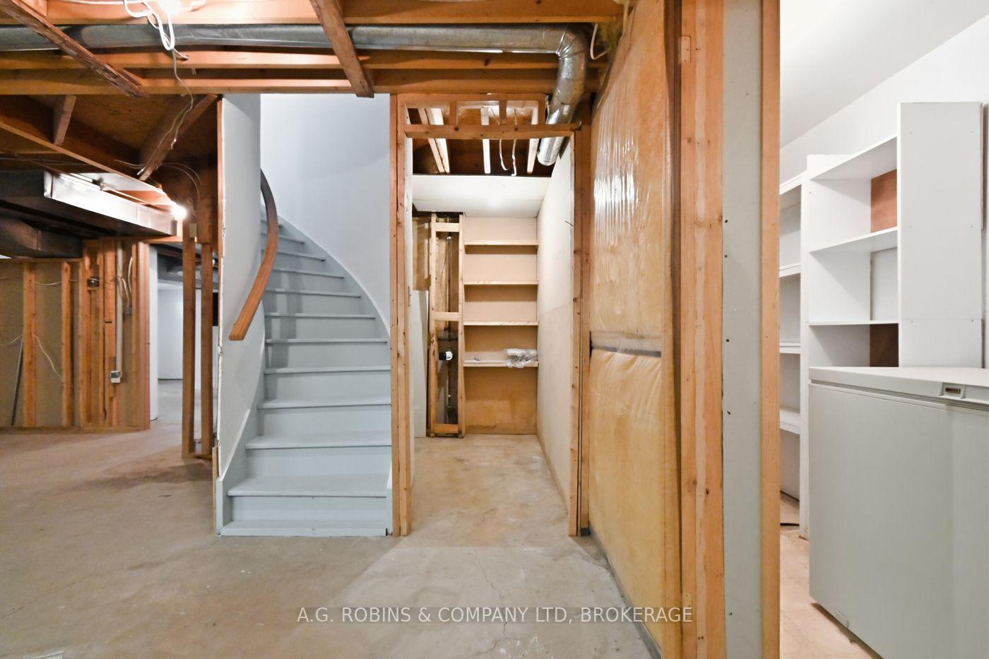 Photo 34 of 381 Kerman Avenue, Grimsby, Grimsby Beach — HOMEH