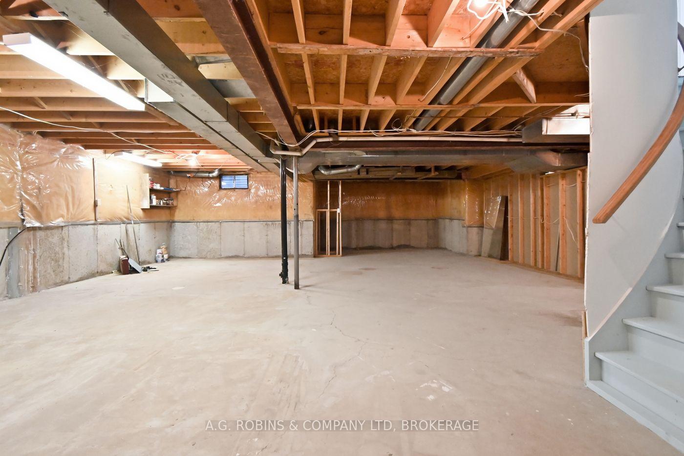 Photo 35 of 381 Kerman Avenue, Grimsby, Grimsby Beach — HOMEH