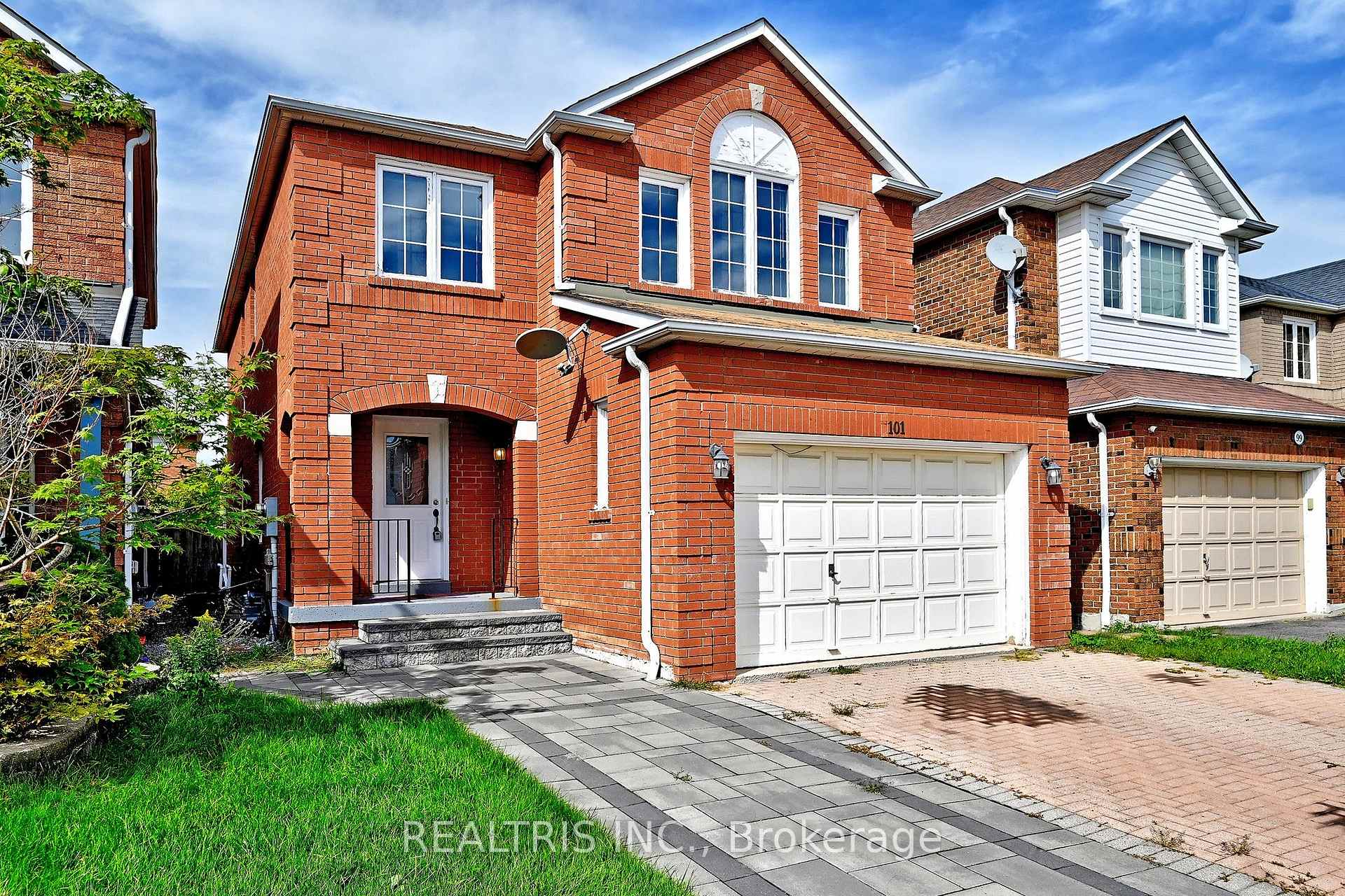 Photo 2 of 101 Booth Crescent N, Ajax, Central — HOMEH