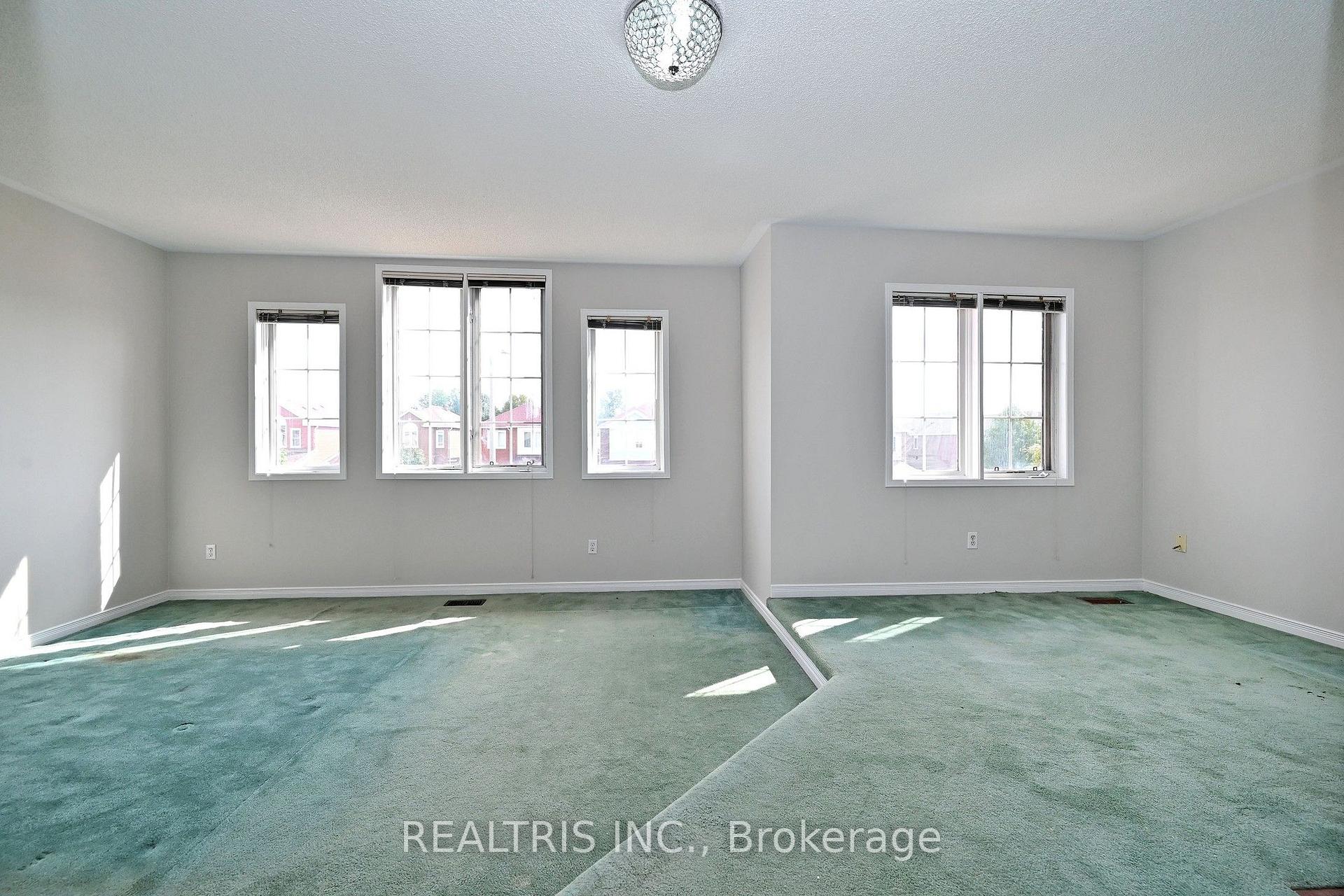 Photo 25 of 101 Booth Crescent N, Ajax, Central — HOMEH