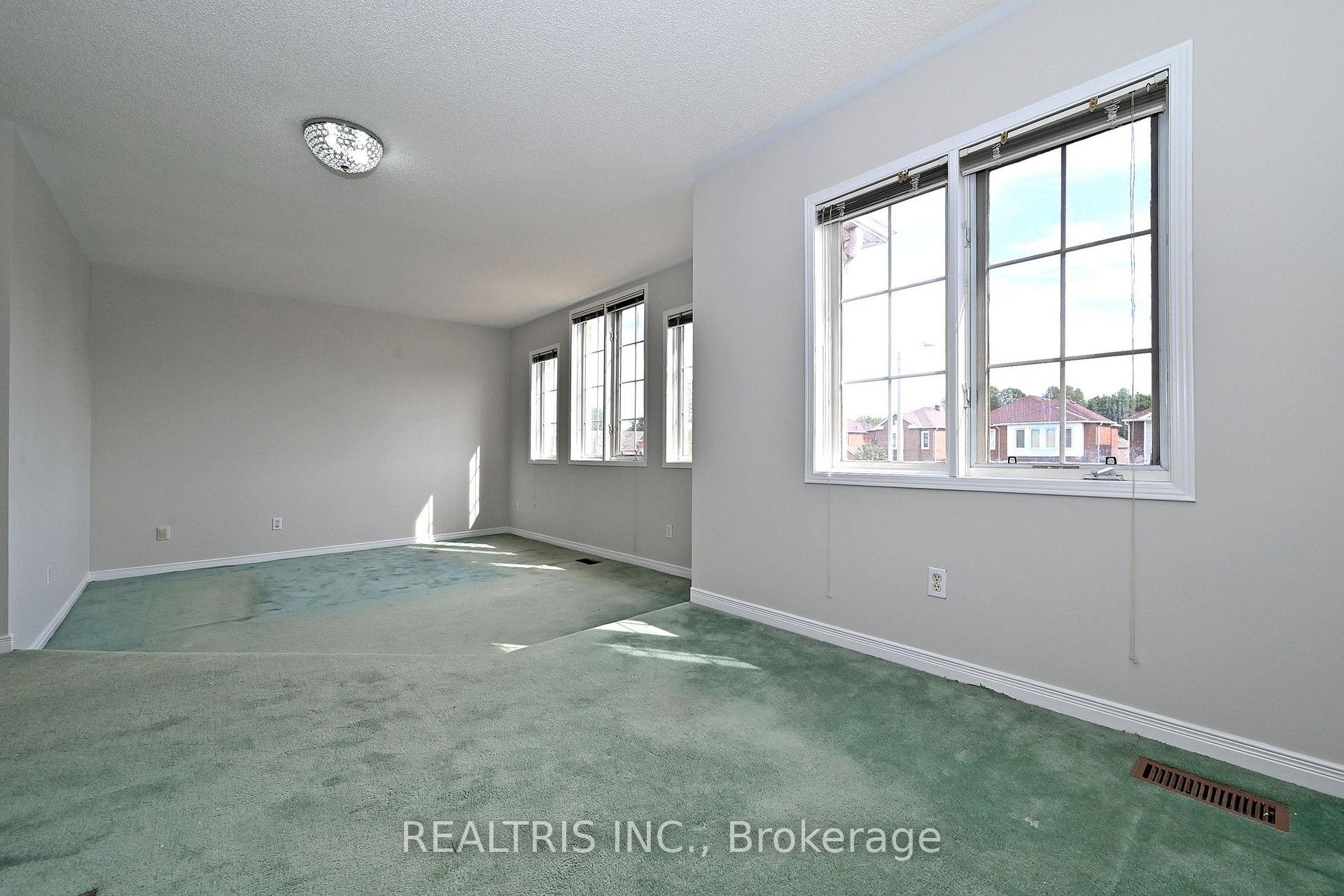 Photo 31 of 101 Booth Crescent N, Ajax, Central — HOMEH