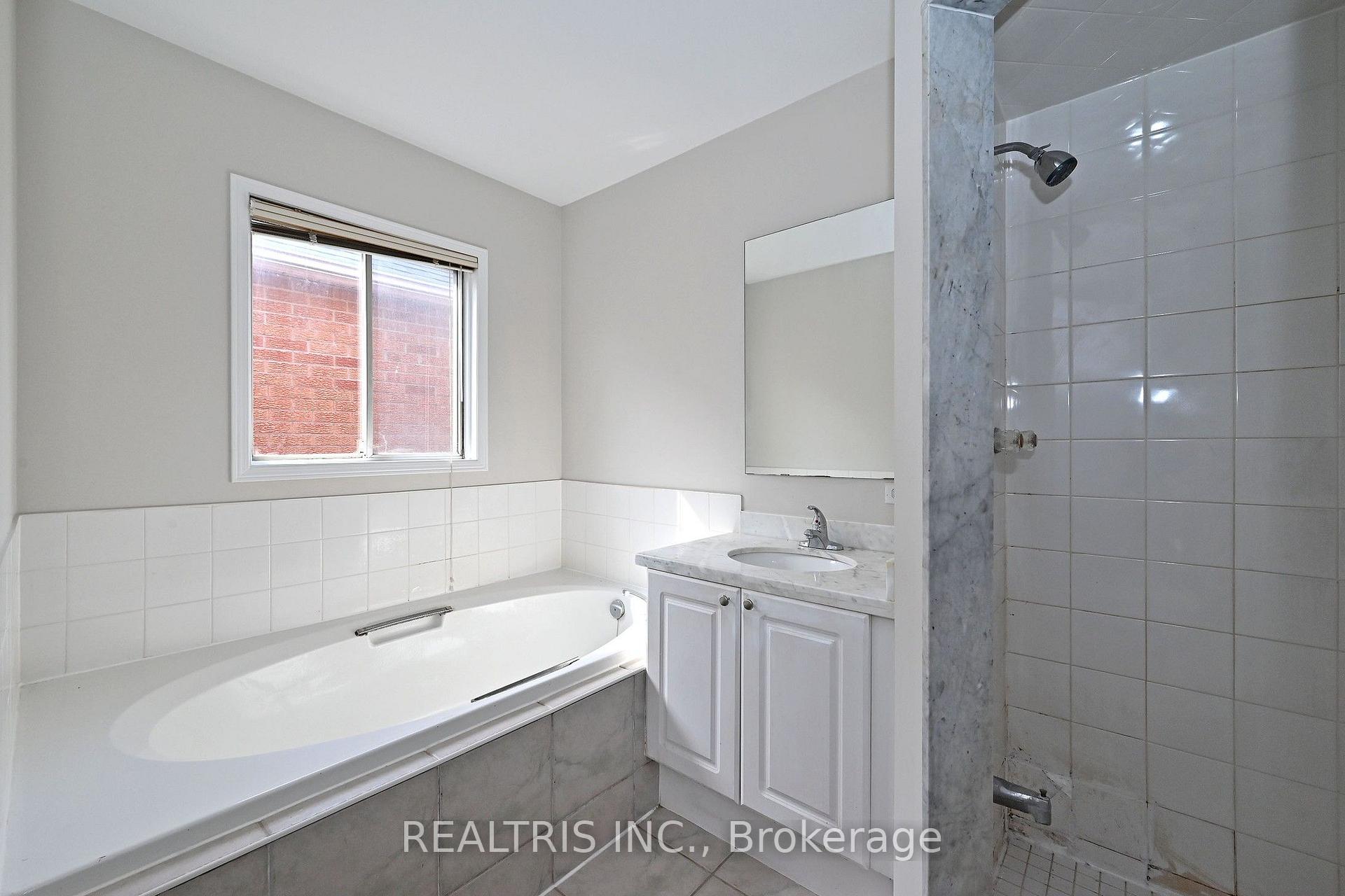 Photo 32 of 101 Booth Crescent N, Ajax, Central — HOMEH