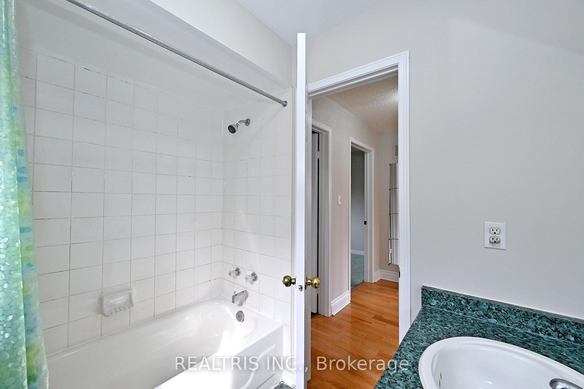 Photo 40 of 101 Booth Crescent N, Ajax, Central — HOMEH