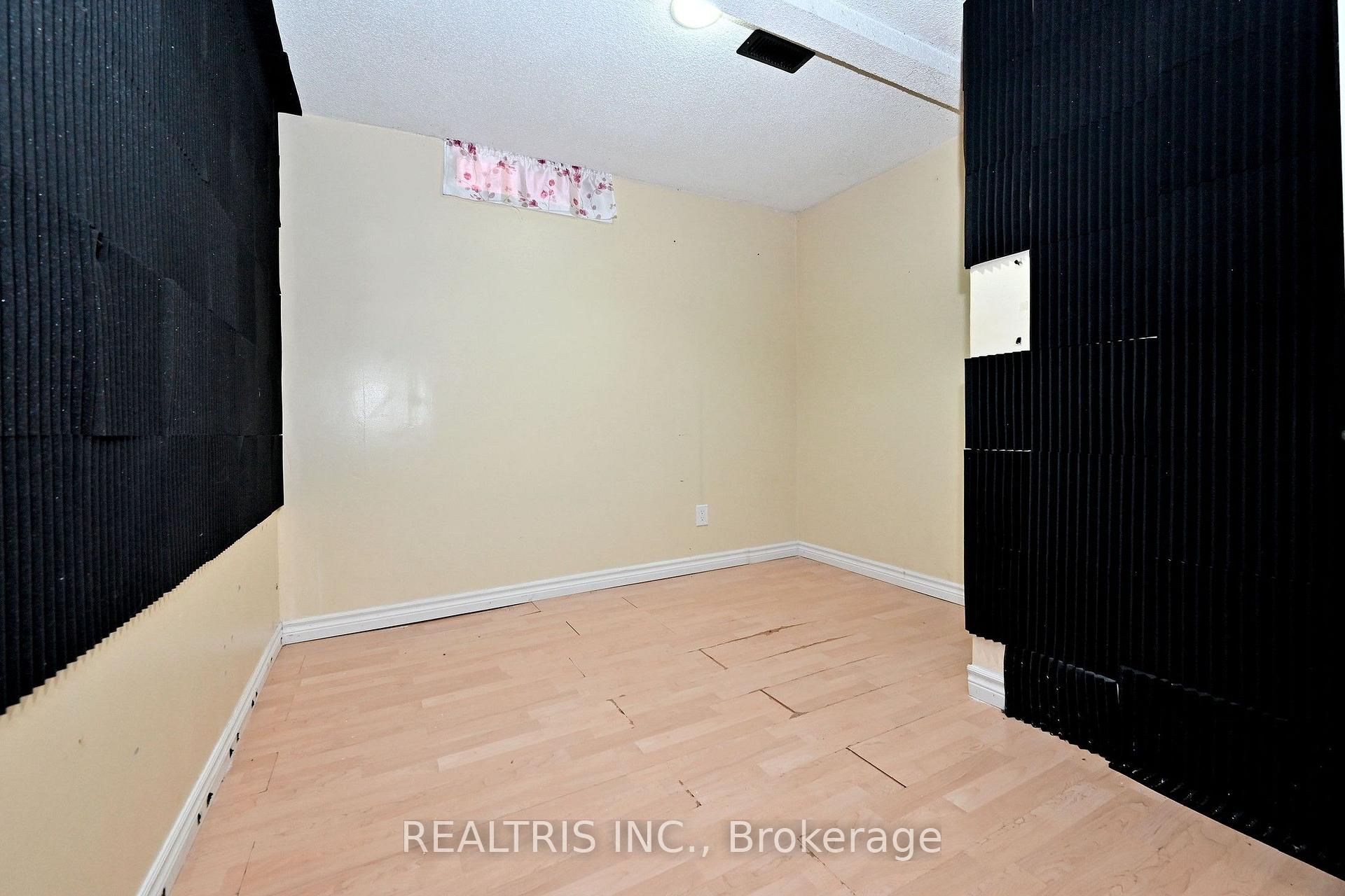 Photo 43 of 101 Booth Crescent N, Ajax, Central — HOMEH