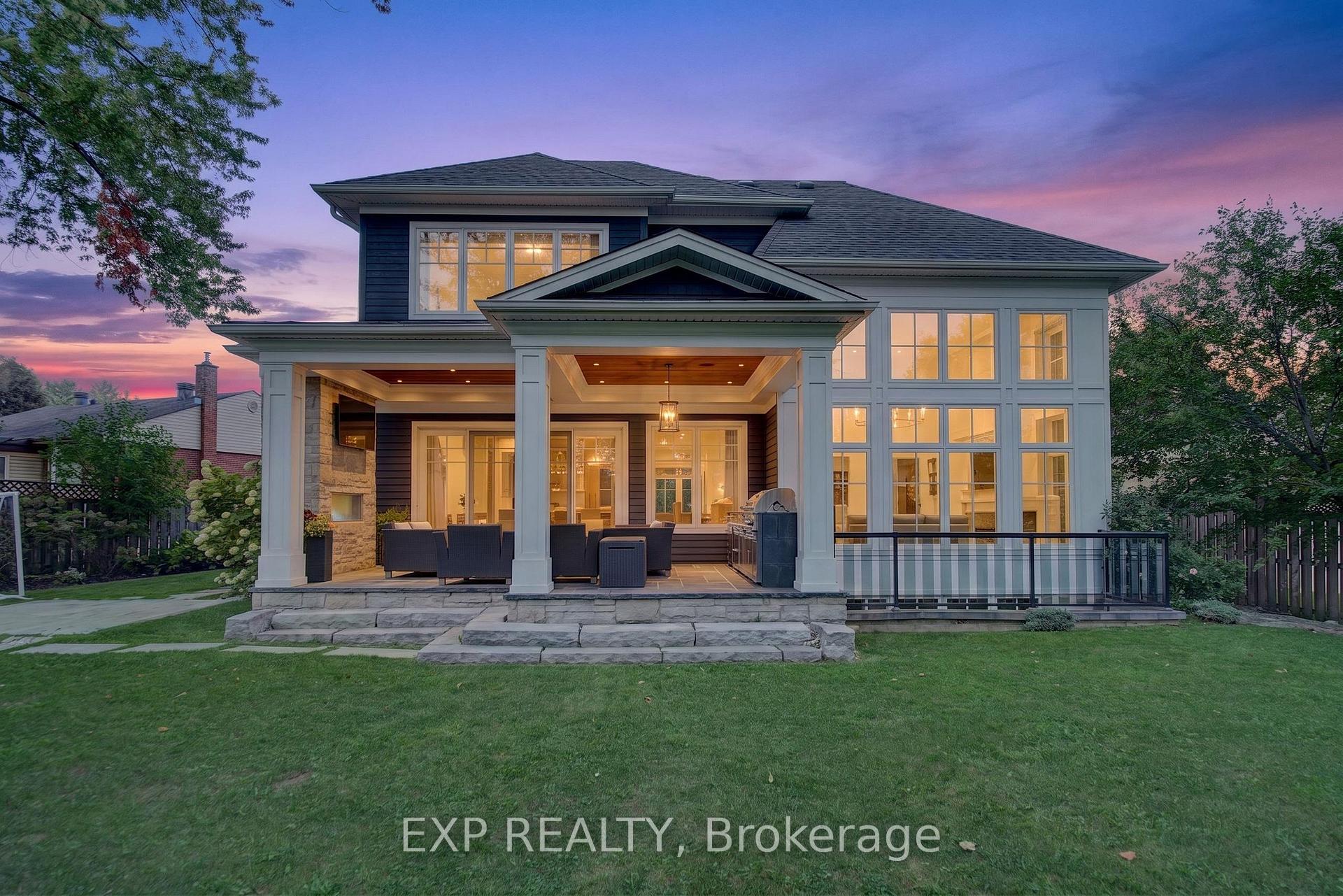 Photo 2 of 528 Wellington Crescent, Oakville, West — HOMEH
