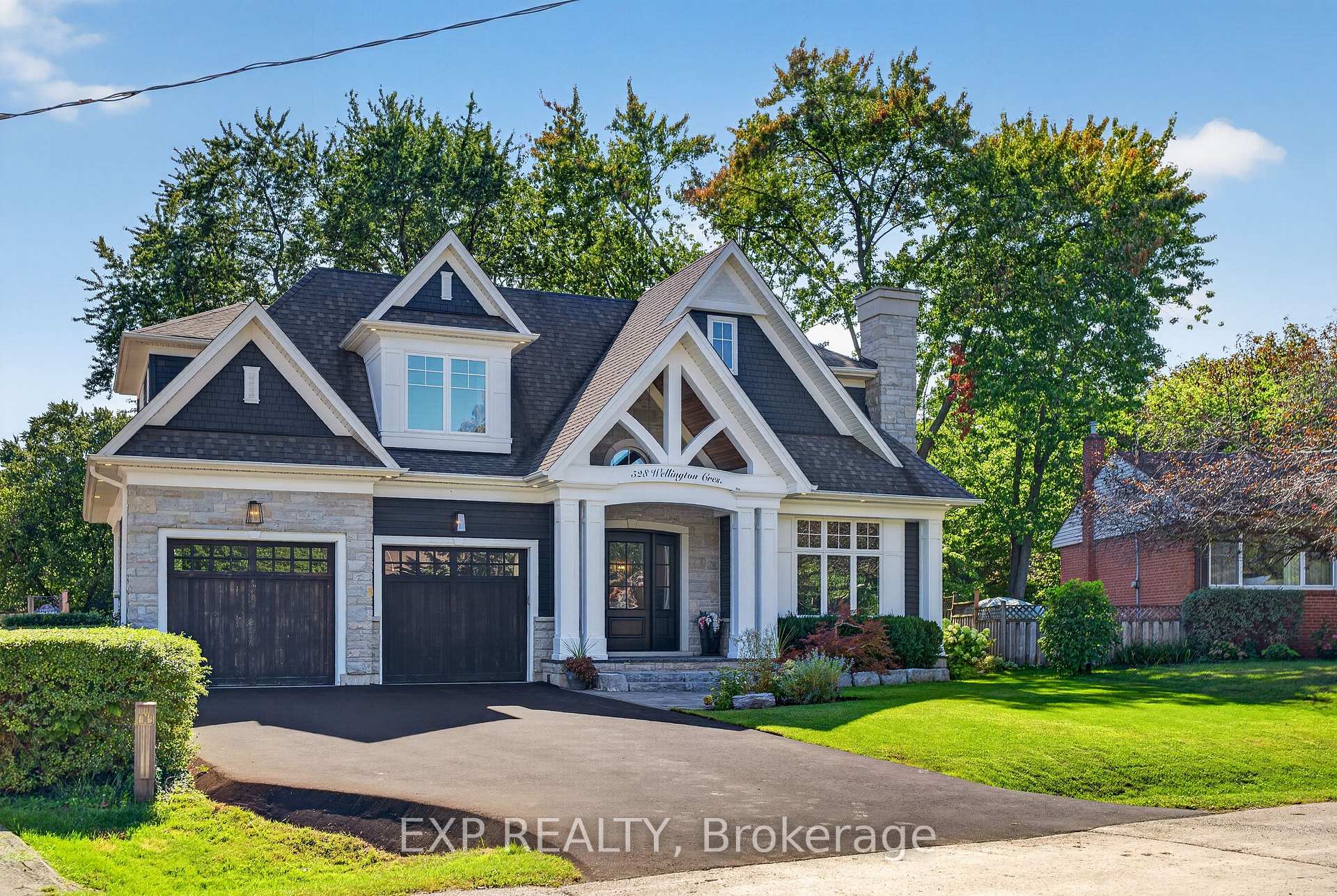 Photo 3 of 528 Wellington Crescent, Oakville, West — HOMEH
