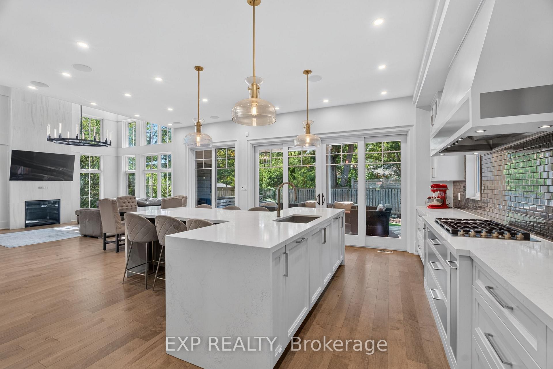 Photo 5 of 528 Wellington Crescent, Oakville, West — HOMEH