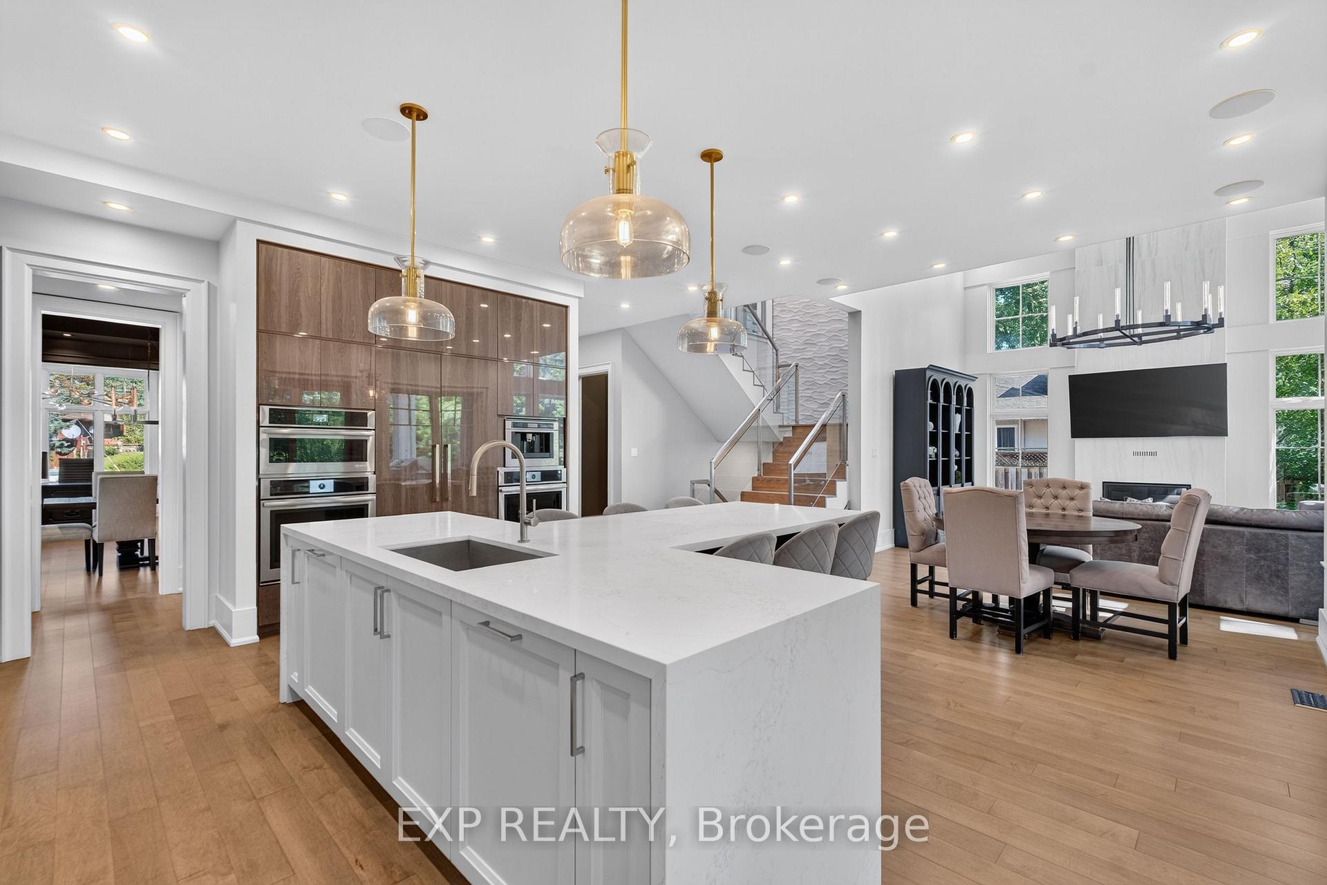 Photo 7 of 528 Wellington Crescent, Oakville, West — HOMEH