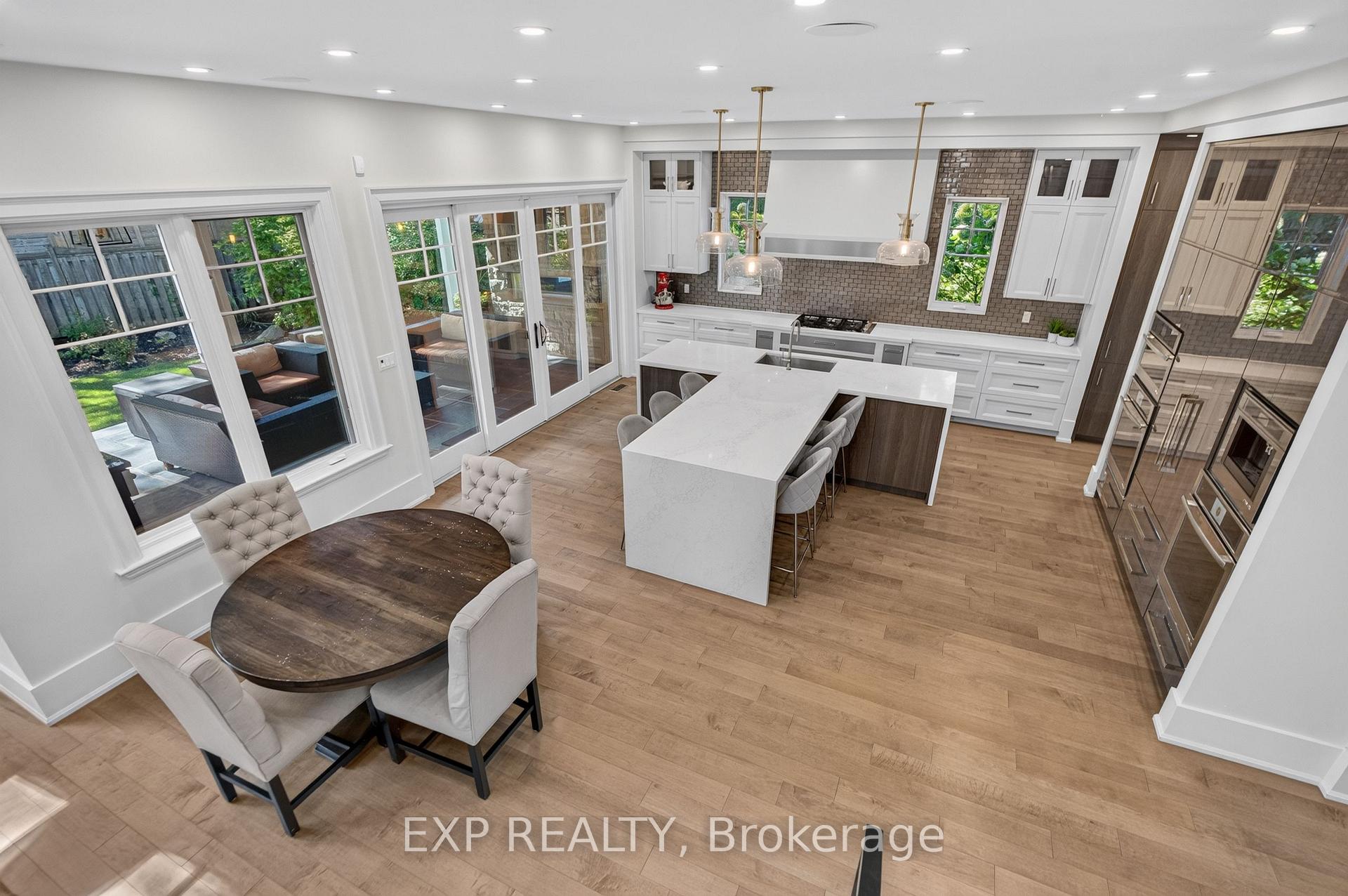 Photo 8 of 528 Wellington Crescent, Oakville, West — HOMEH
