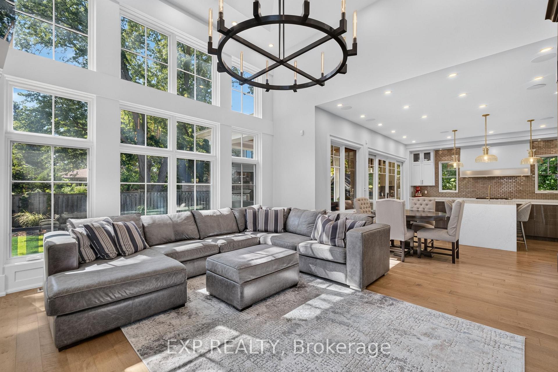 Photo 9 of 528 Wellington Crescent, Oakville, West — HOMEH
