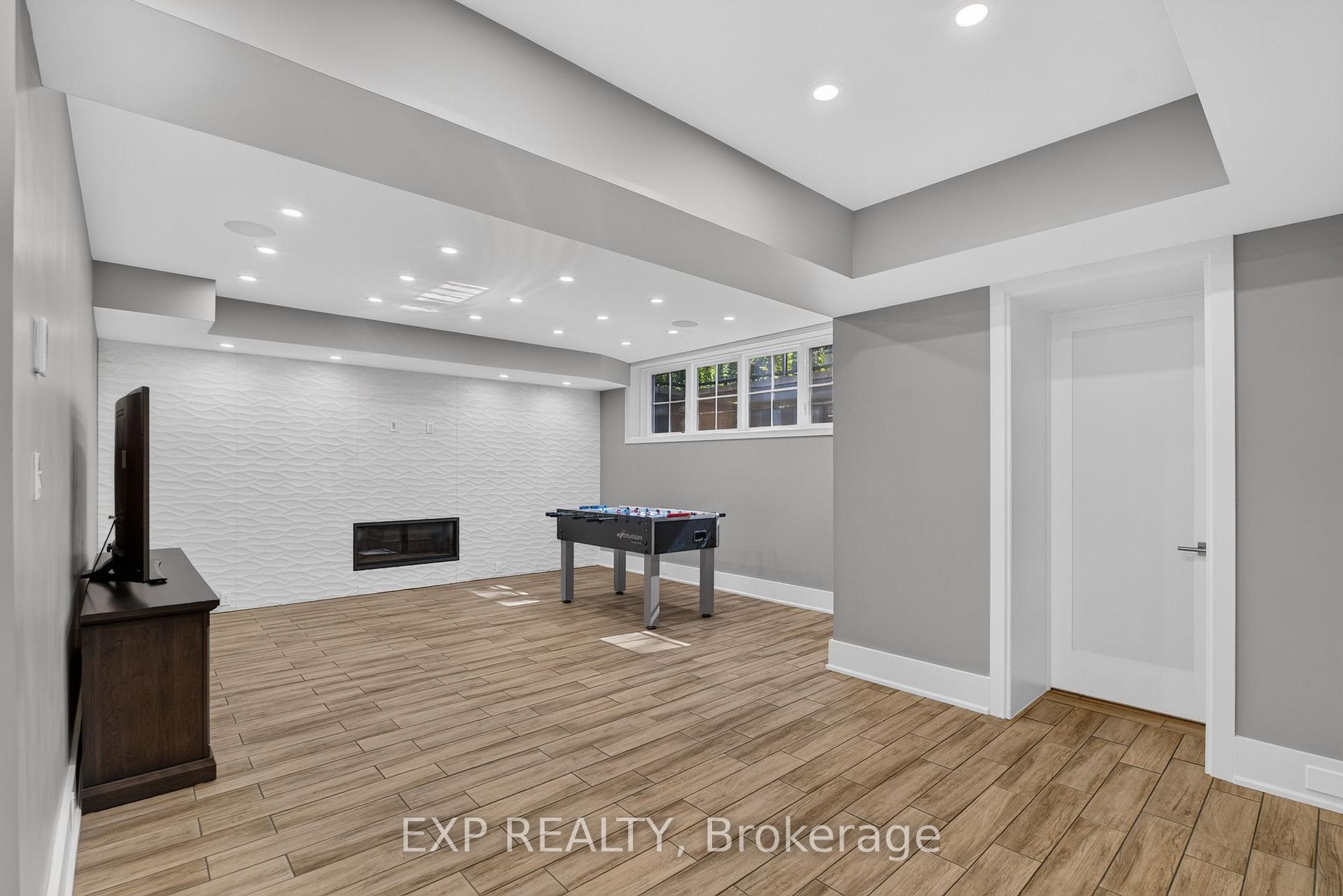 Photo 14 of 528 Wellington Crescent, Oakville, West — HOMEH
