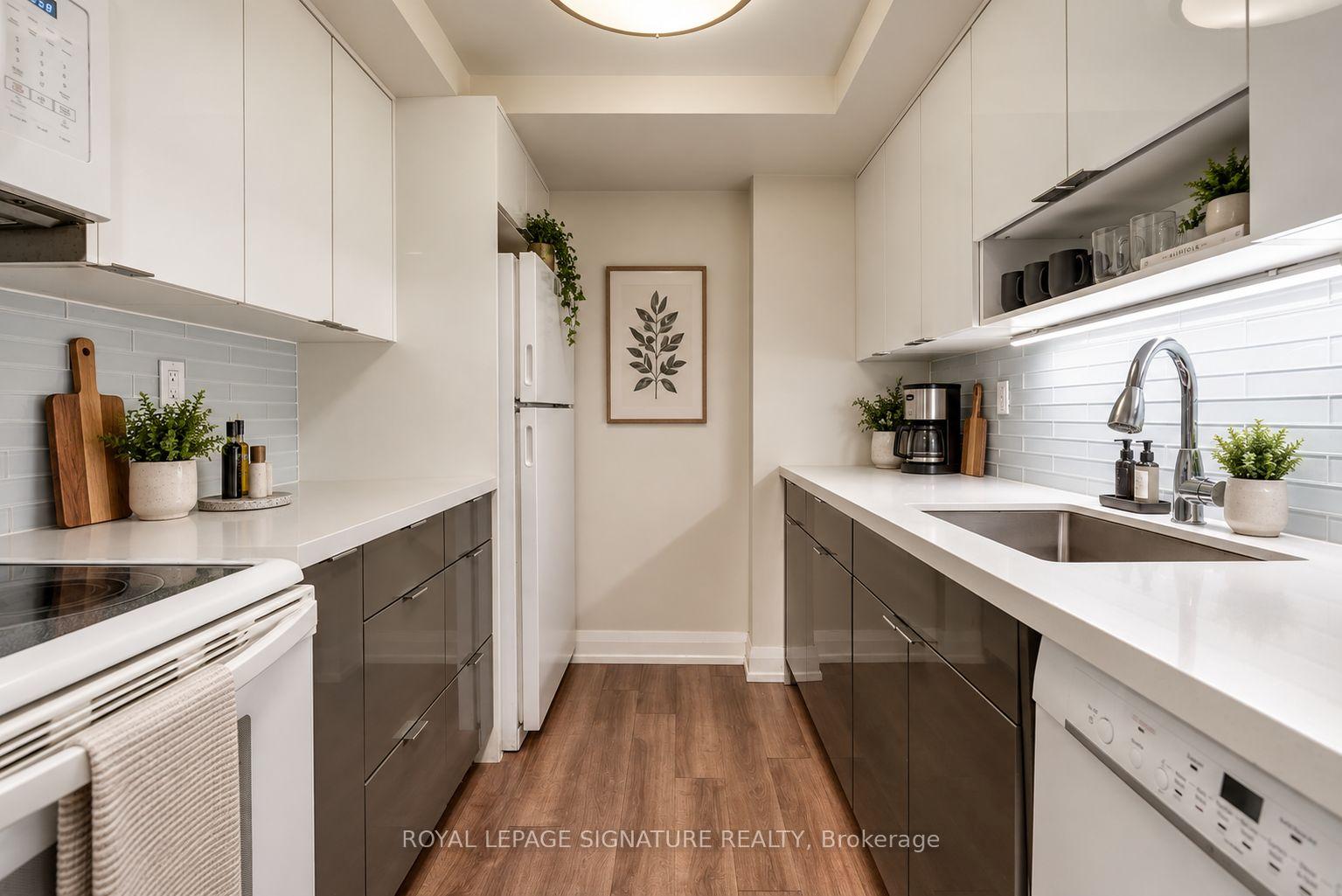 Photo 4 of Unit 302, 222 The Esplanade, Toronto, Waterfront Communities — HOMEH
