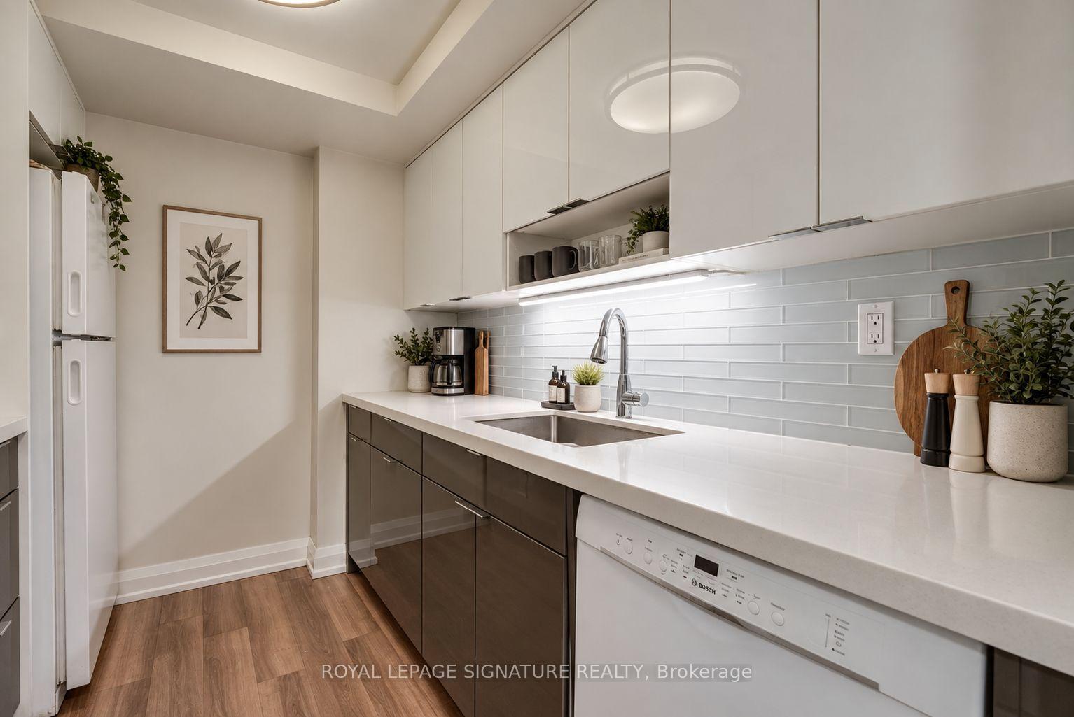 Photo 5 of Unit 302, 222 The Esplanade, Toronto, Waterfront Communities — HOMEH