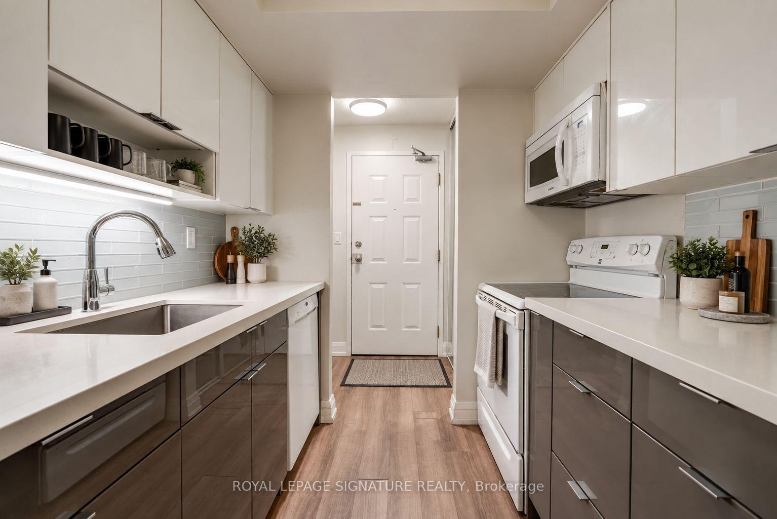 Photo 6 of Unit 302, 222 The Esplanade, Toronto, Waterfront Communities — HOMEH