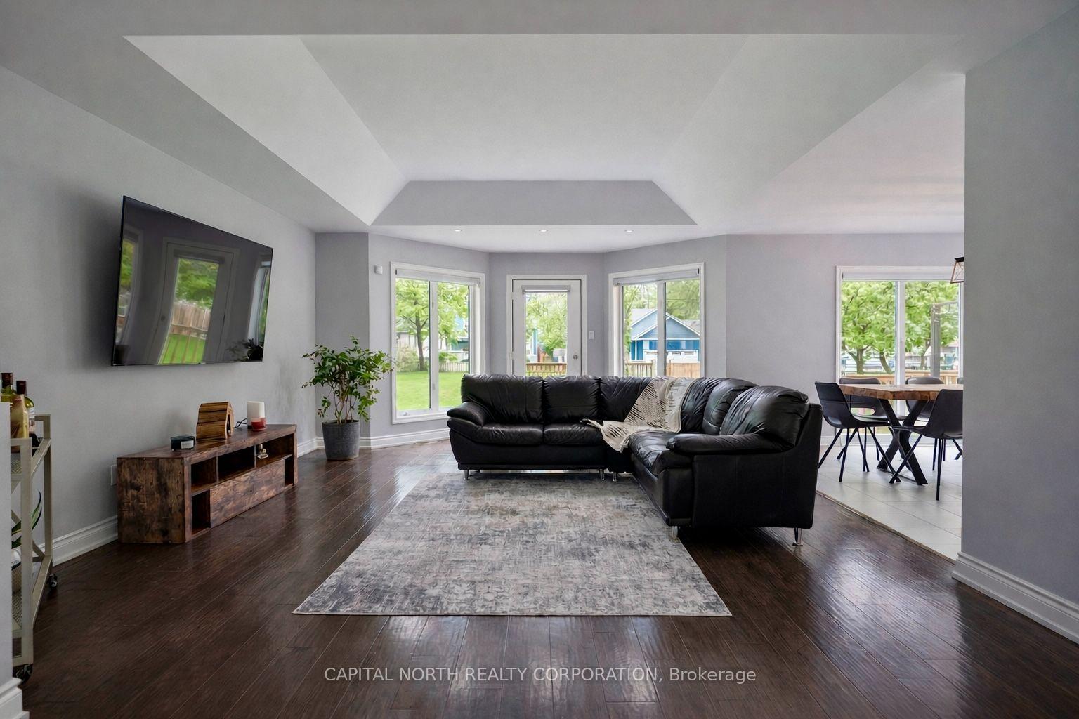 Photo 7 of 8 Downer Crescent, Wasaga Beach — HOMEH