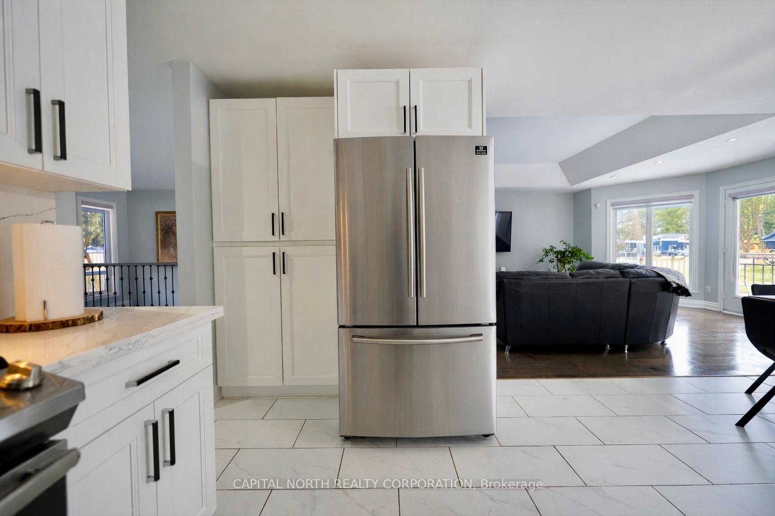 Photo 9 of 8 Downer Crescent, Wasaga Beach — HOMEH