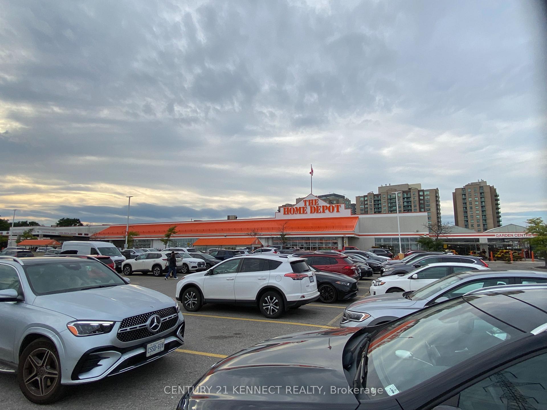 Photo 26 of Unit 707, 11 Oneida Crescent, Richmond Hill, Langstaff — HOMEH