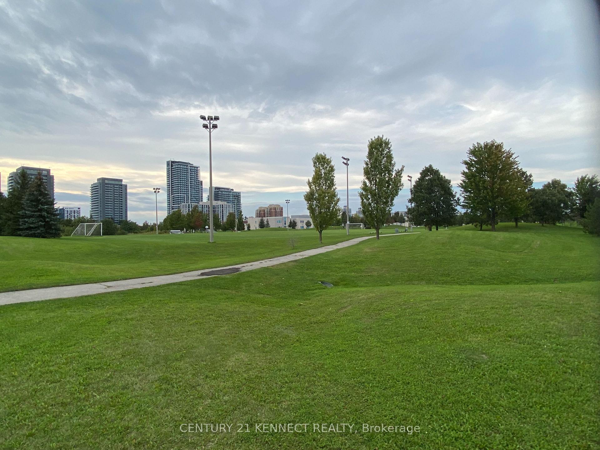 Photo 28 of Unit 707, 11 Oneida Crescent, Richmond Hill, Langstaff — HOMEH