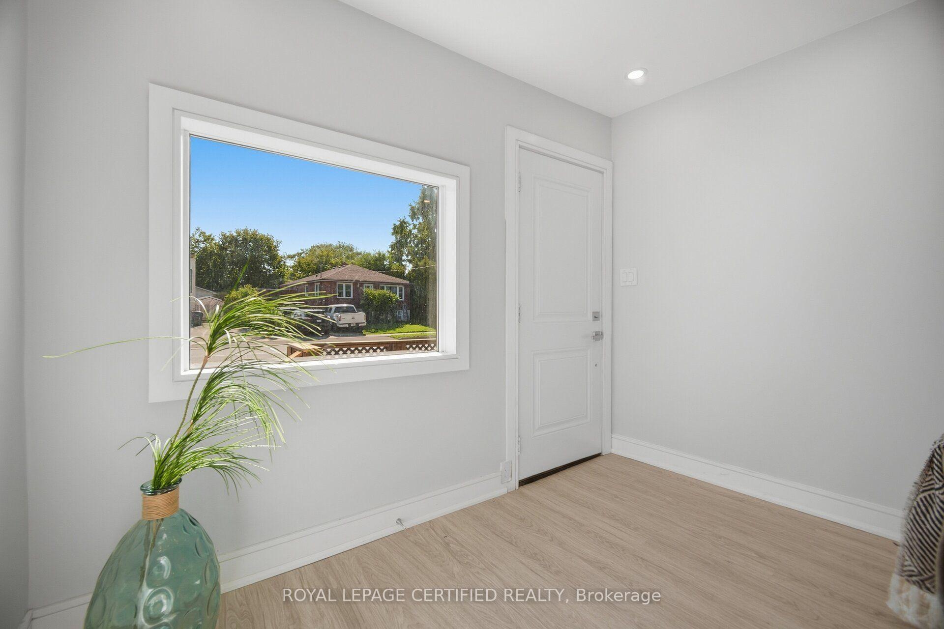 Photo 15 of 1019 Ogden Avenue, Mississauga, Lakeview — HOMEH