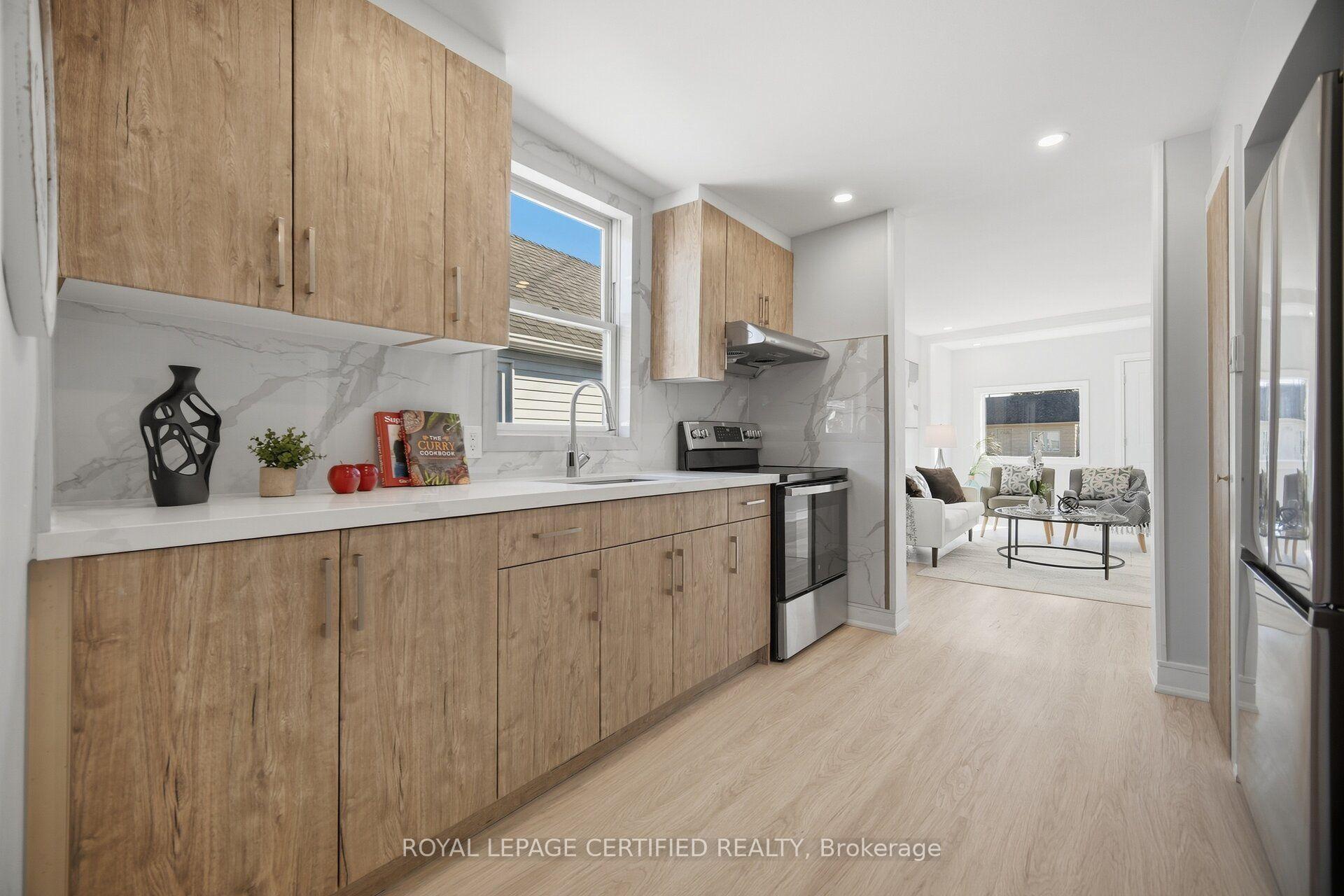 Photo 23 of 1019 Ogden Avenue, Mississauga, Lakeview — HOMEH