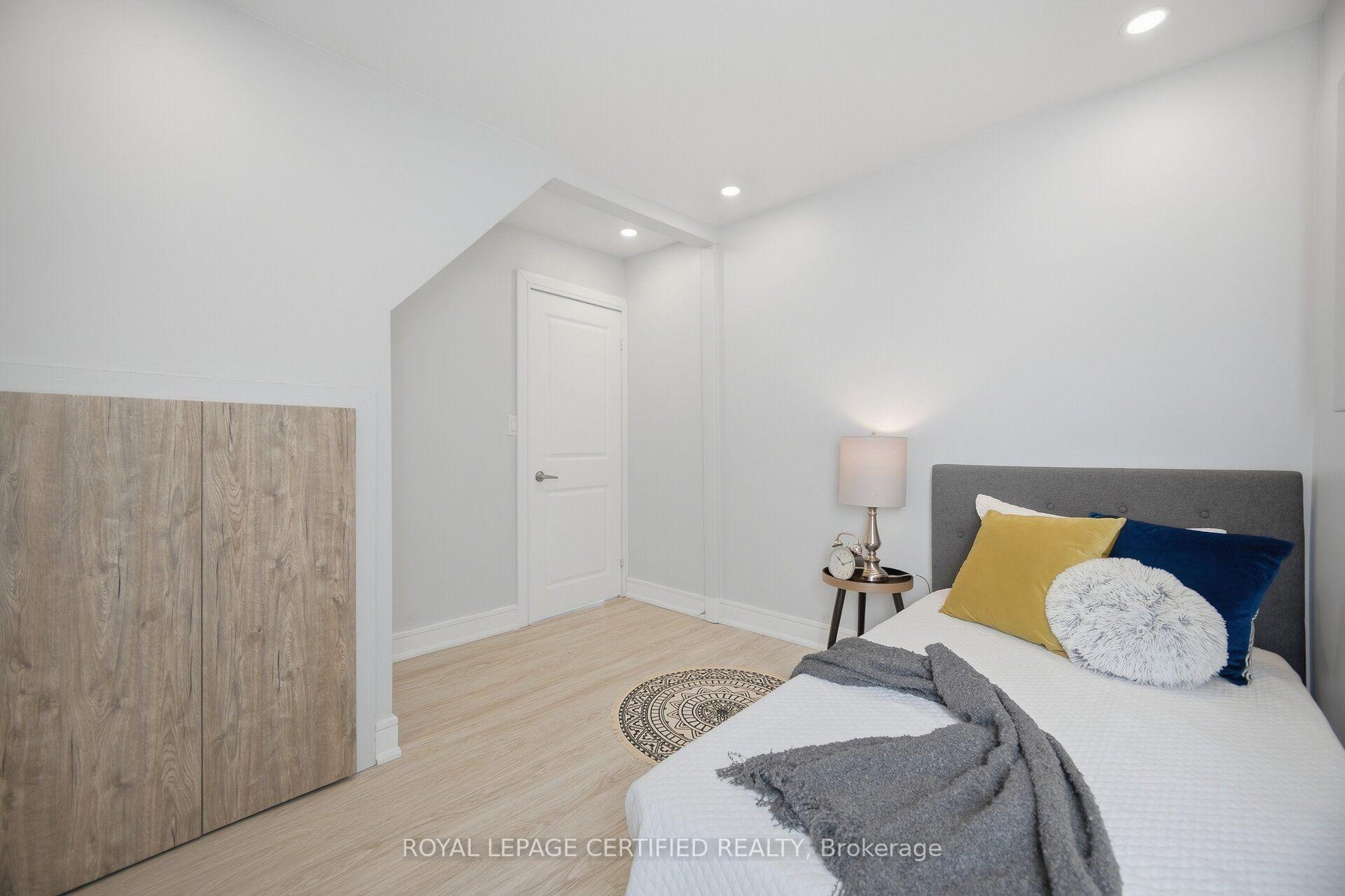 Photo 35 of 1019 Ogden Avenue, Mississauga, Lakeview — HOMEH