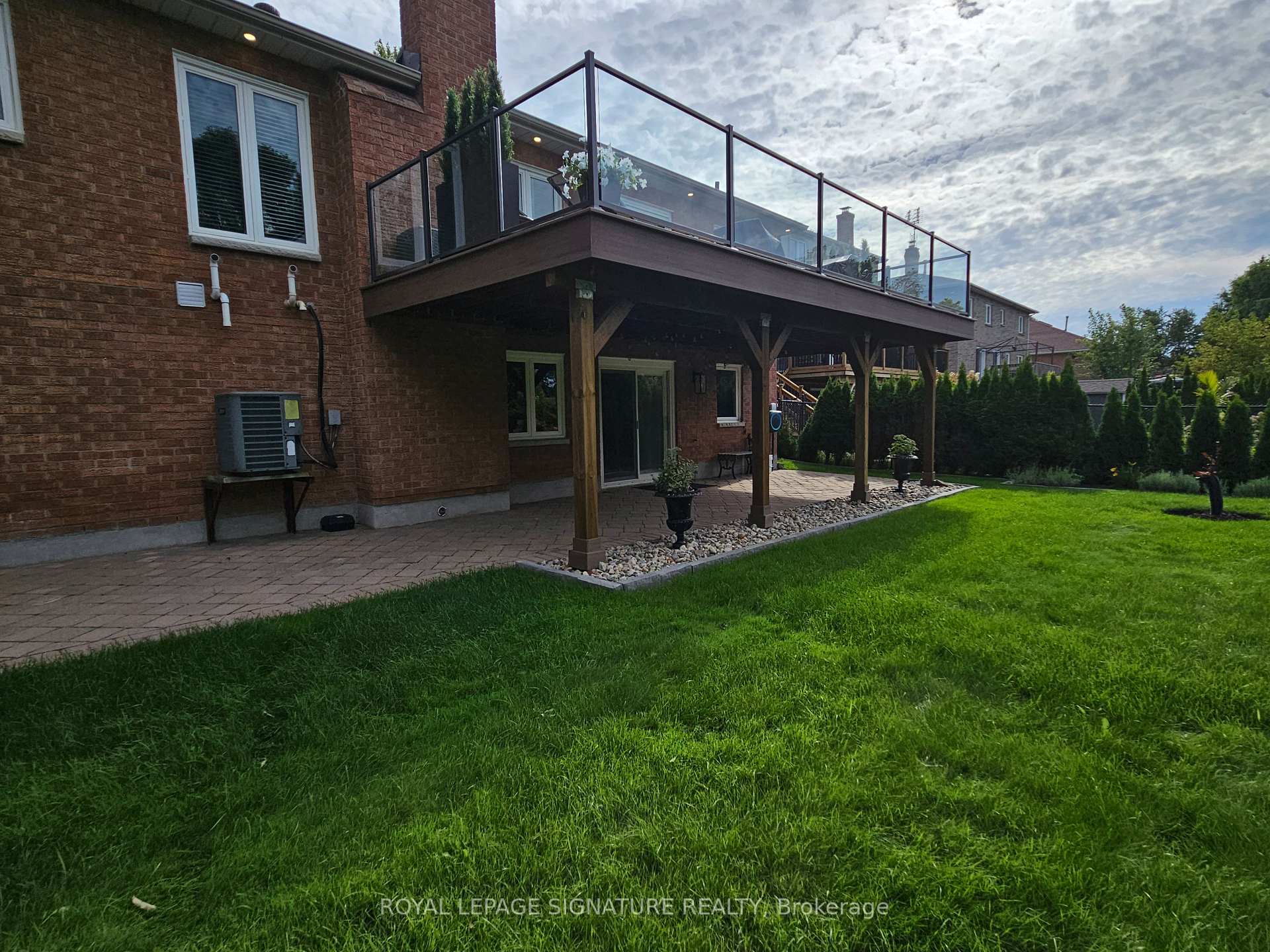 Photo 6 of Unit Lower, 30 Craigleith Crescent, Richmond Hill, Oak Ridges Lake Wilcox — HOMEH