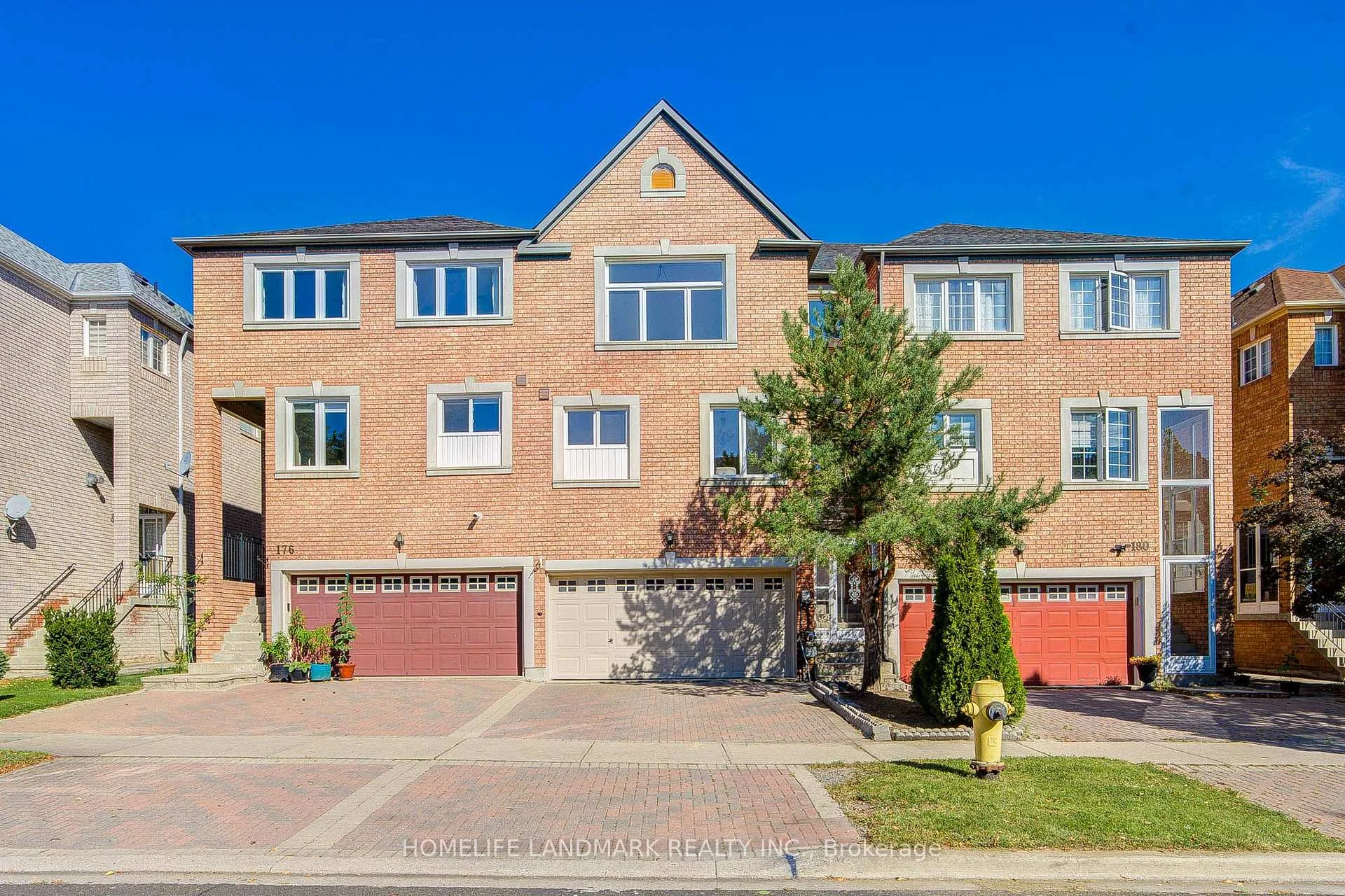 Photo 3 of 178 Leitchcroft Crescent, Markham, Commerce Valley — HOMEH
