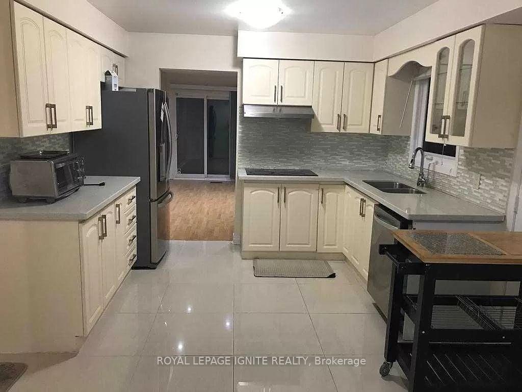 Photo 5 of Unit Main, 72 Brimstone Crescent, Scarborough, Agincourt North — HOMEH