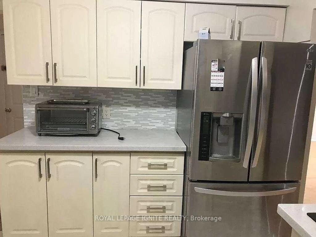 Photo 6 of Unit Main, 72 Brimstone Crescent, Scarborough, Agincourt North — HOMEH