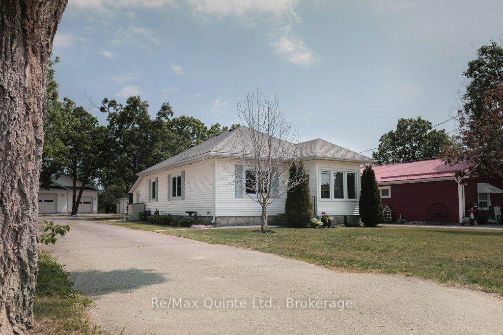 Photo 2 of 29 Joseph Street, Kawartha Lakes, Bobcaygeon — HOMEH