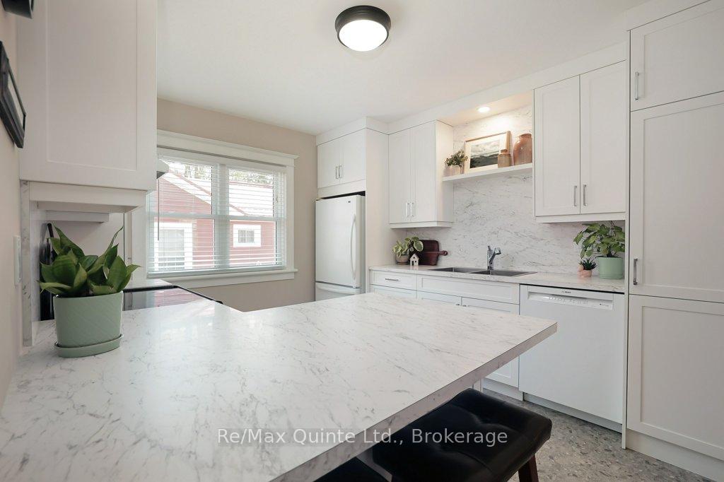 Photo 5 of 29 Joseph Street, Kawartha Lakes, Bobcaygeon — HOMEH