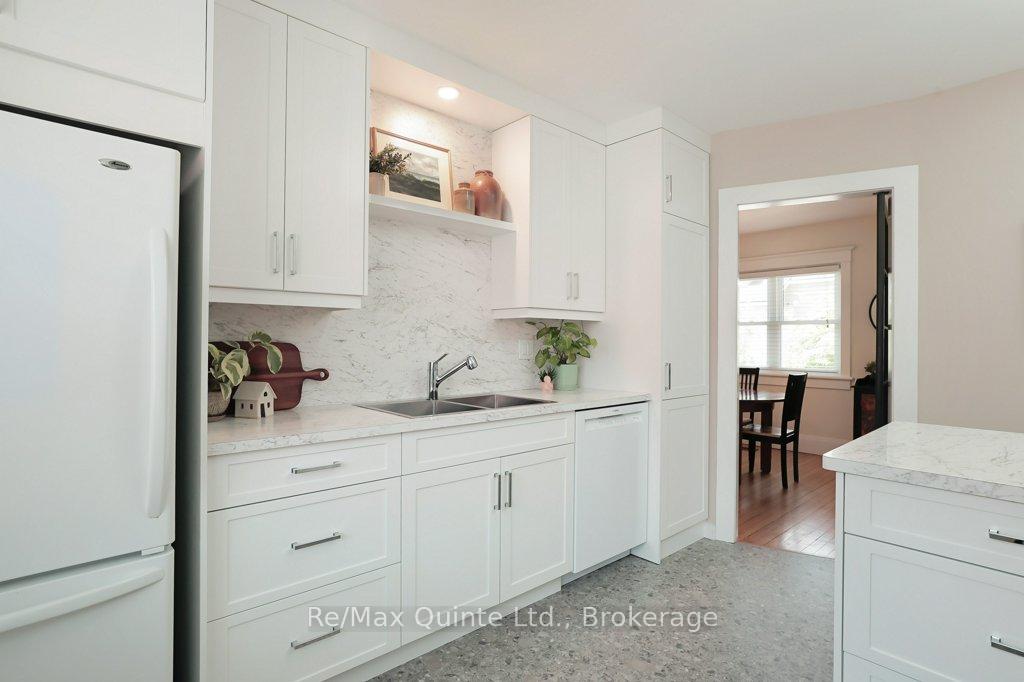Photo 6 of 29 Joseph Street, Kawartha Lakes, Bobcaygeon — HOMEH