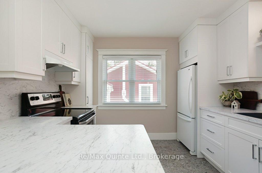 Photo 7 of 29 Joseph Street, Kawartha Lakes, Bobcaygeon — HOMEH