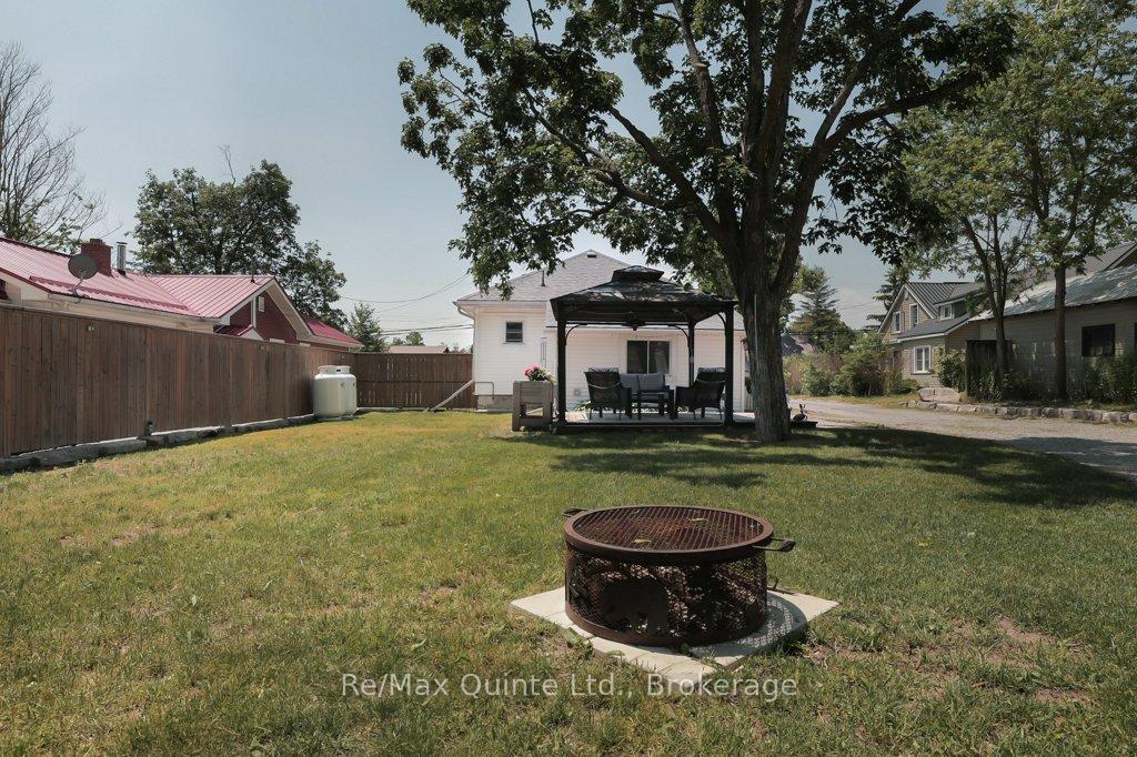 Photo 32 of 29 Joseph Street, Kawartha Lakes, Bobcaygeon — HOMEH