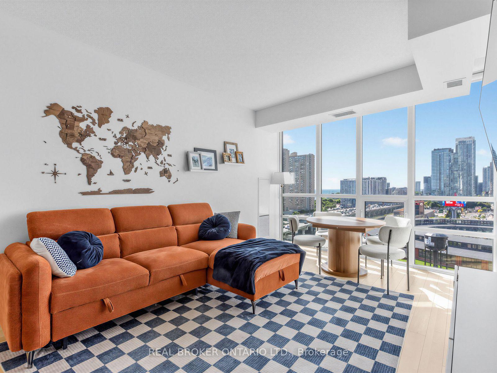 Photo 2 of Unit 1717, 25 Lower Simcoe Street, Toronto, Waterfront Communities — HOMEH