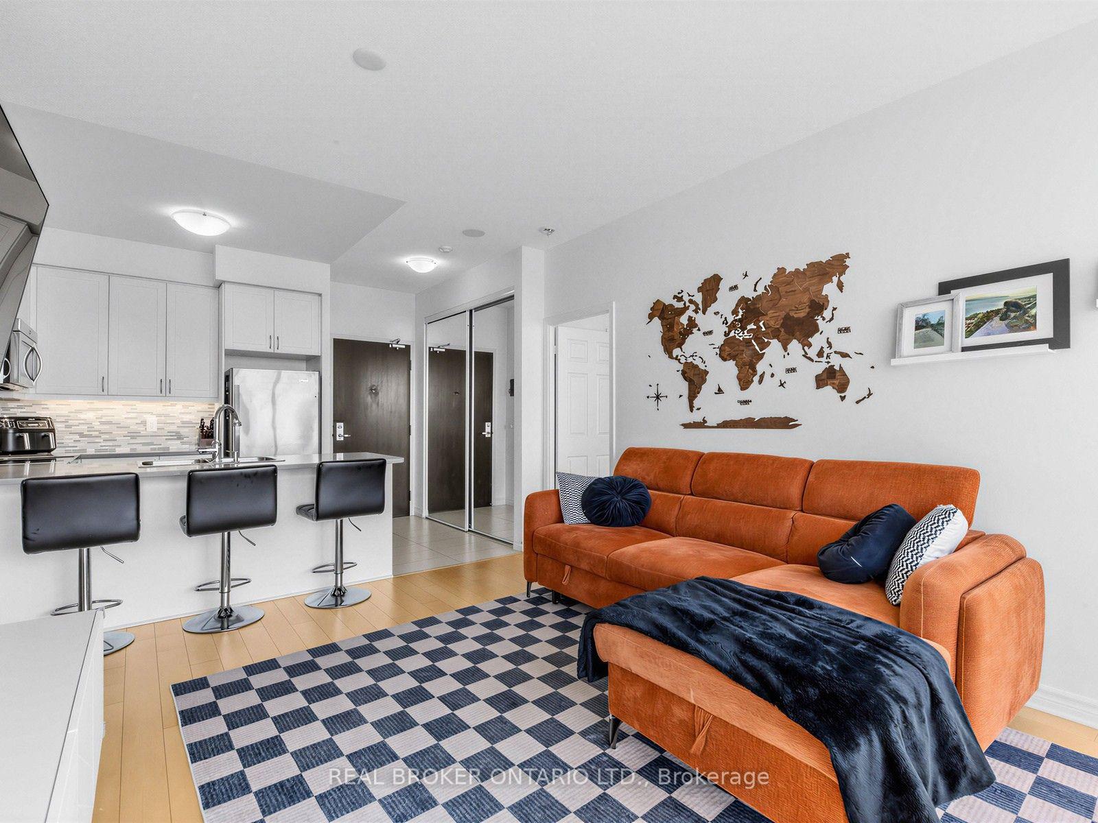 Photo 4 of Unit 1717, 25 Lower Simcoe Street, Toronto, Waterfront Communities — HOMEH