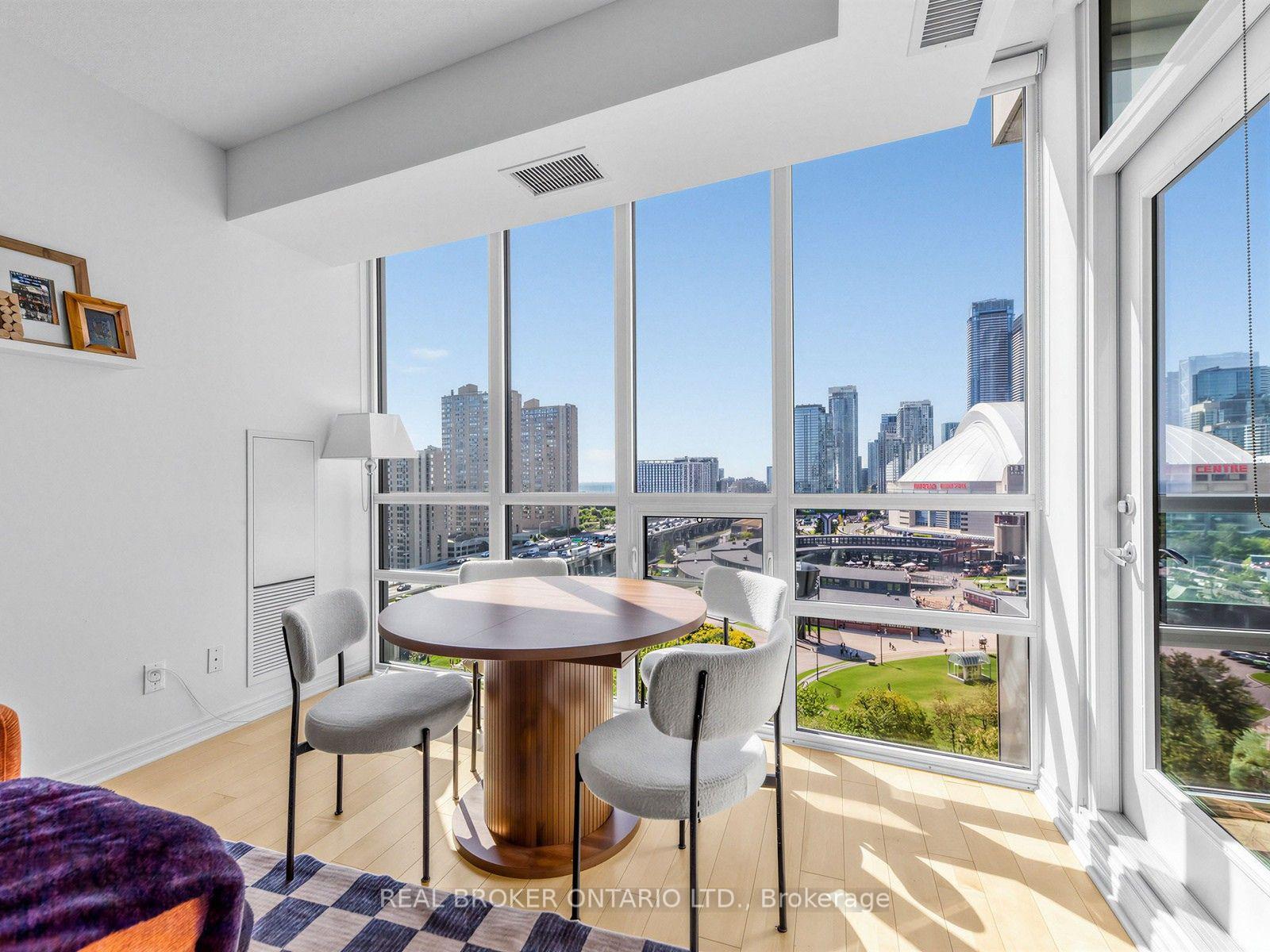Photo 9 of Unit 1717, 25 Lower Simcoe Street, Toronto, Waterfront Communities — HOMEH