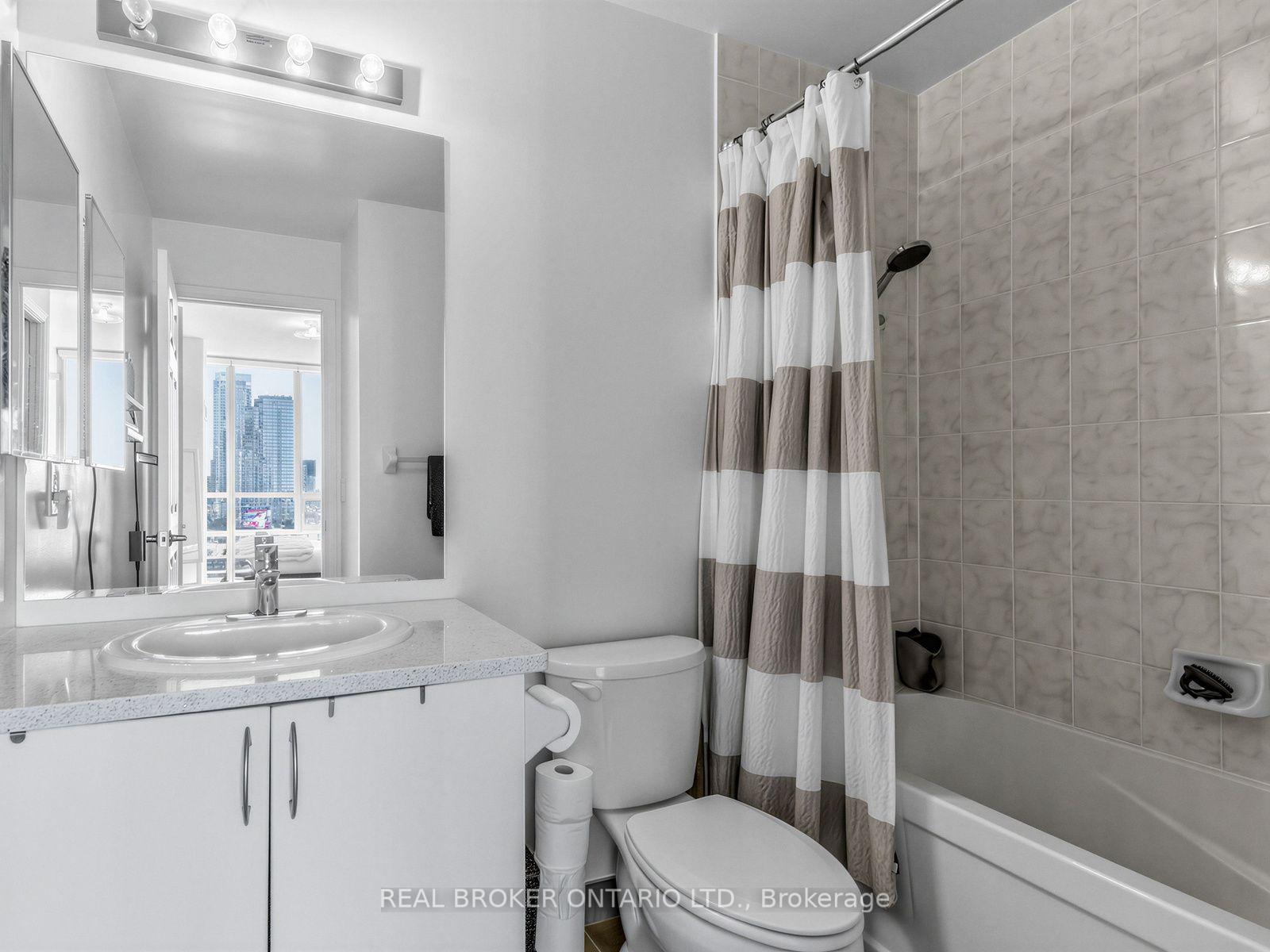 Photo 15 of Unit 1717, 25 Lower Simcoe Street, Toronto, Waterfront Communities — HOMEH
