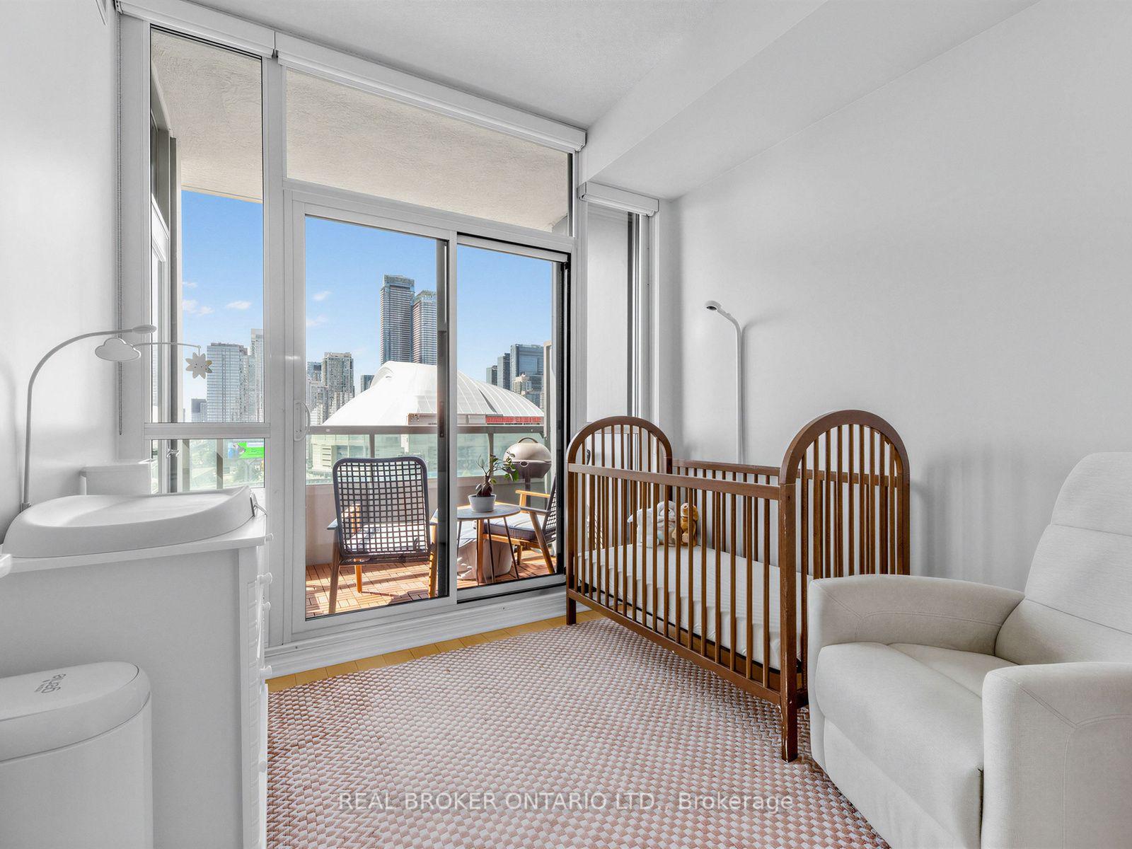 Photo 17 of Unit 1717, 25 Lower Simcoe Street, Toronto, Waterfront Communities — HOMEH