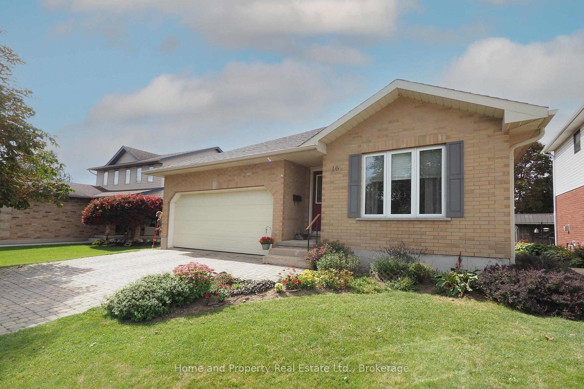Photo 2 of 16 Maple Street, Mapleton, Rural Mapleton — HOMEH