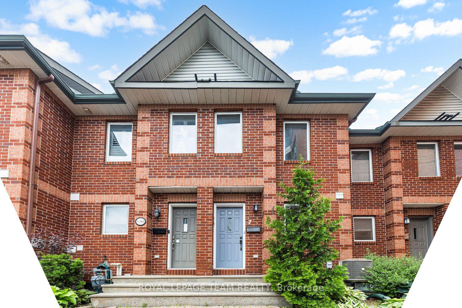 Front of Unit 7, 395 Bell Street S