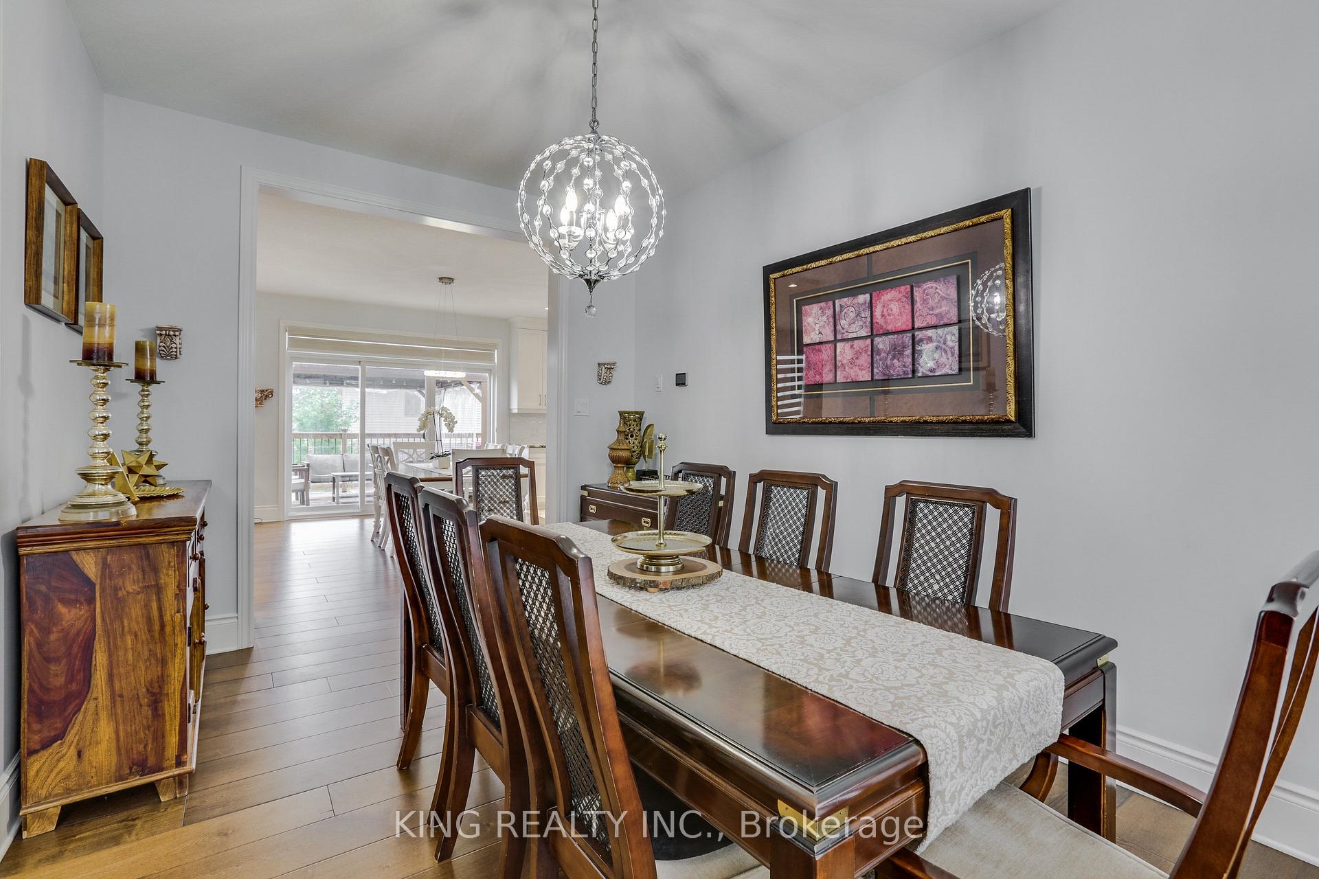 Photo 7 of 2282 Dauncey Crescent N, London, North B — HOMEH