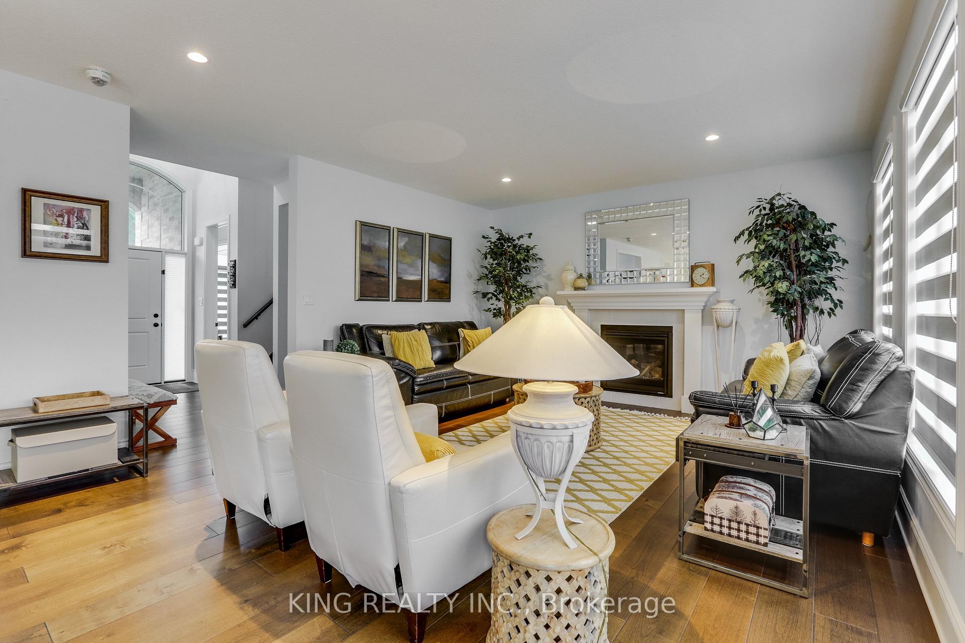 Photo 10 of 2282 Dauncey Crescent N, London, North B — HOMEH