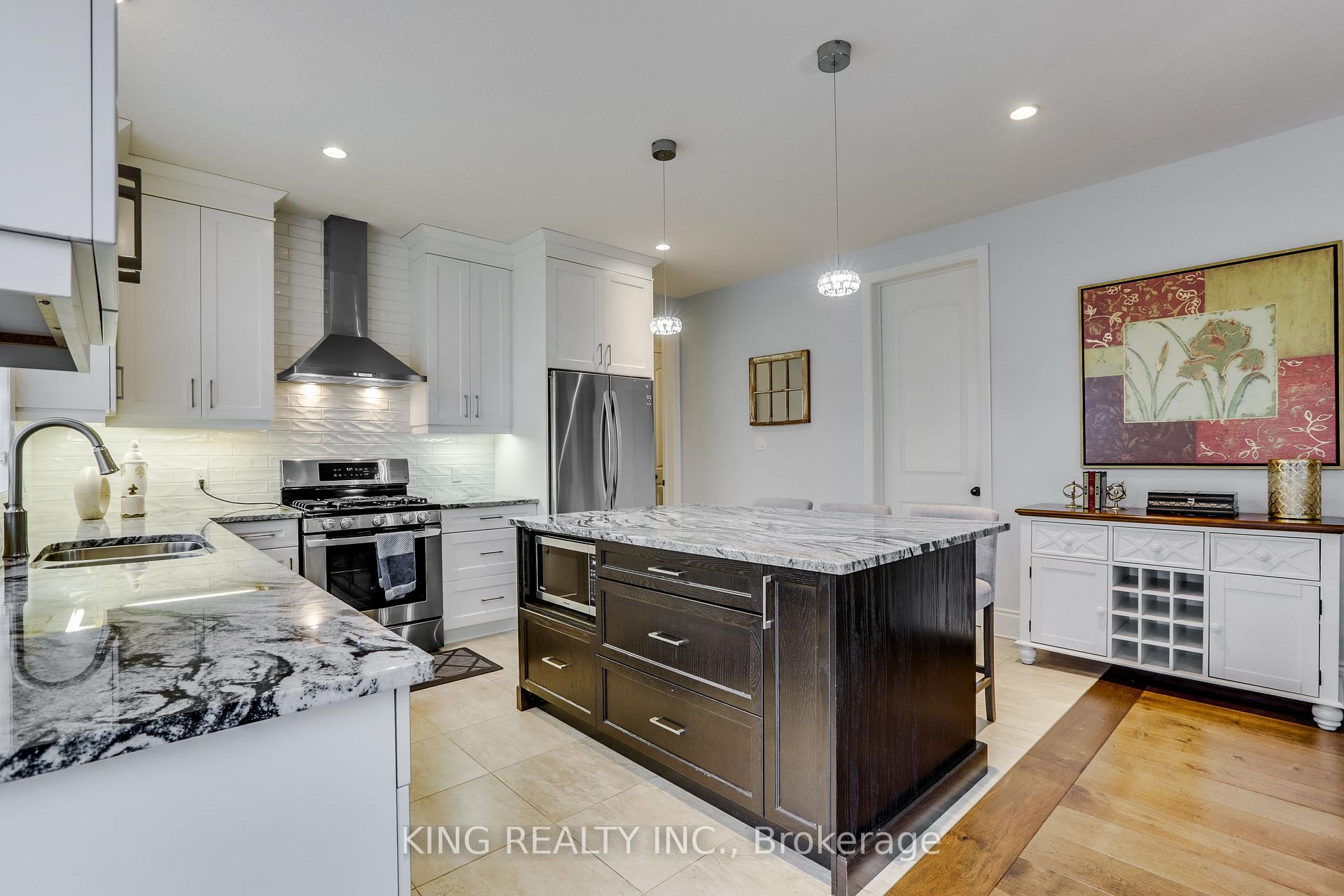 Photo 15 of 2282 Dauncey Crescent N, London, North B — HOMEH