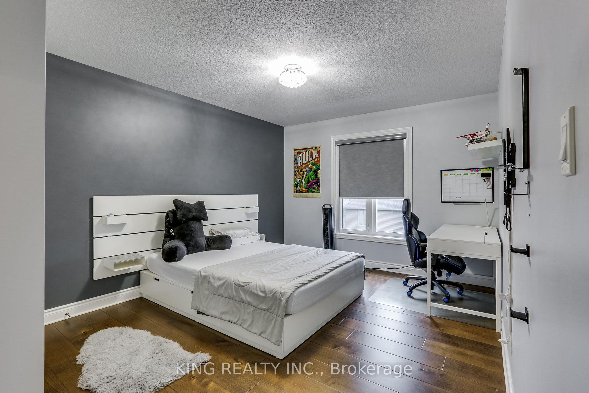 Photo 19 of 2282 Dauncey Crescent N, London, North B — HOMEH