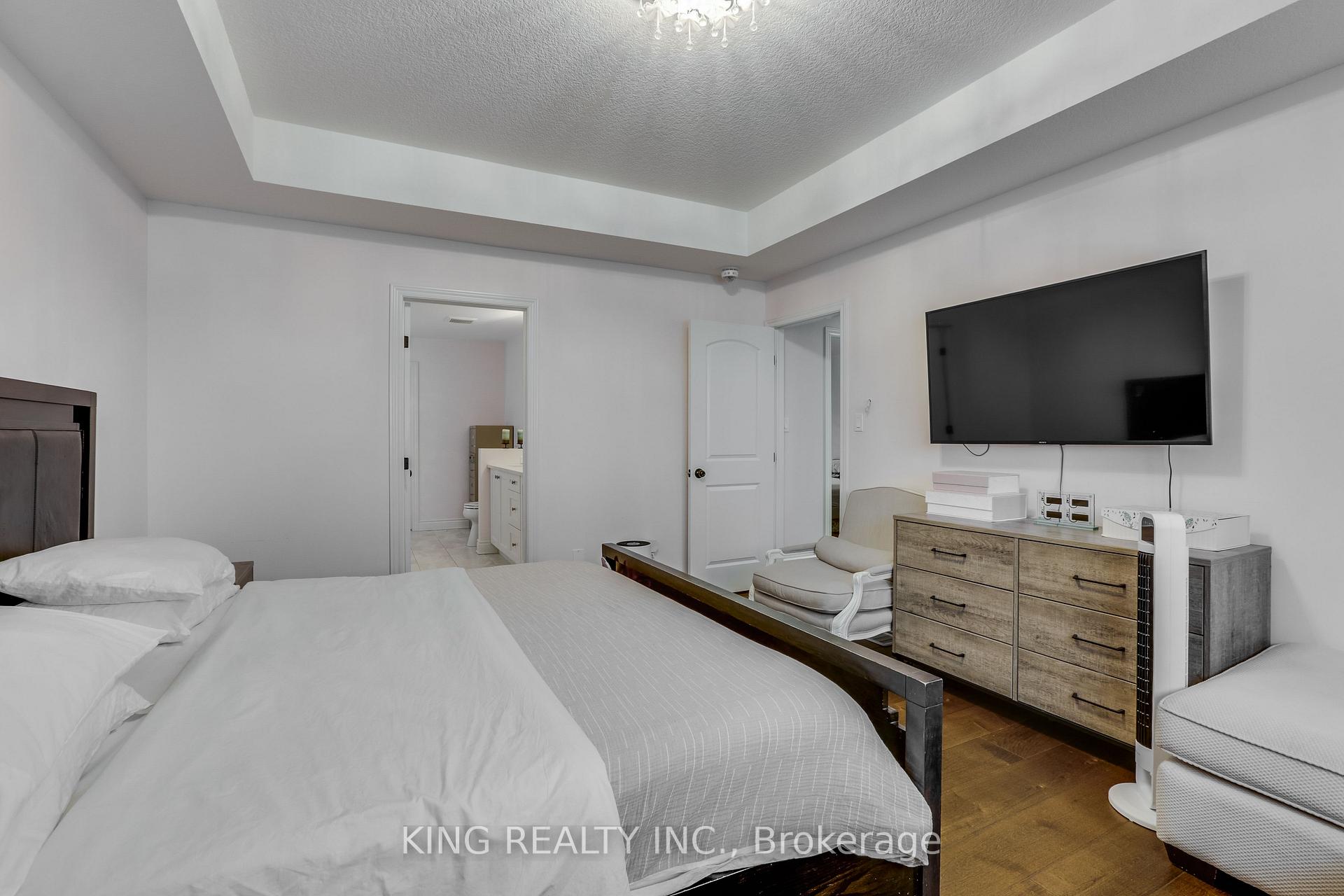 Photo 26 of 2282 Dauncey Crescent N, London, North B — HOMEH