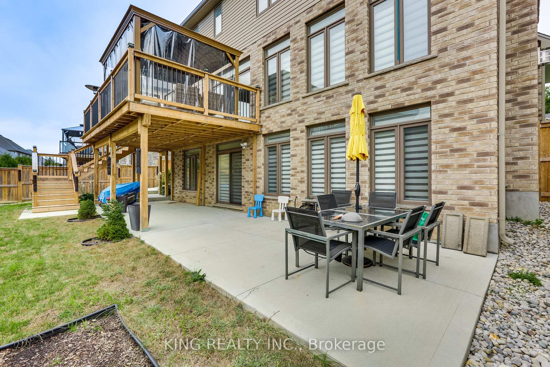 Photo 43 of 2282 Dauncey Crescent N, London, North B — HOMEH